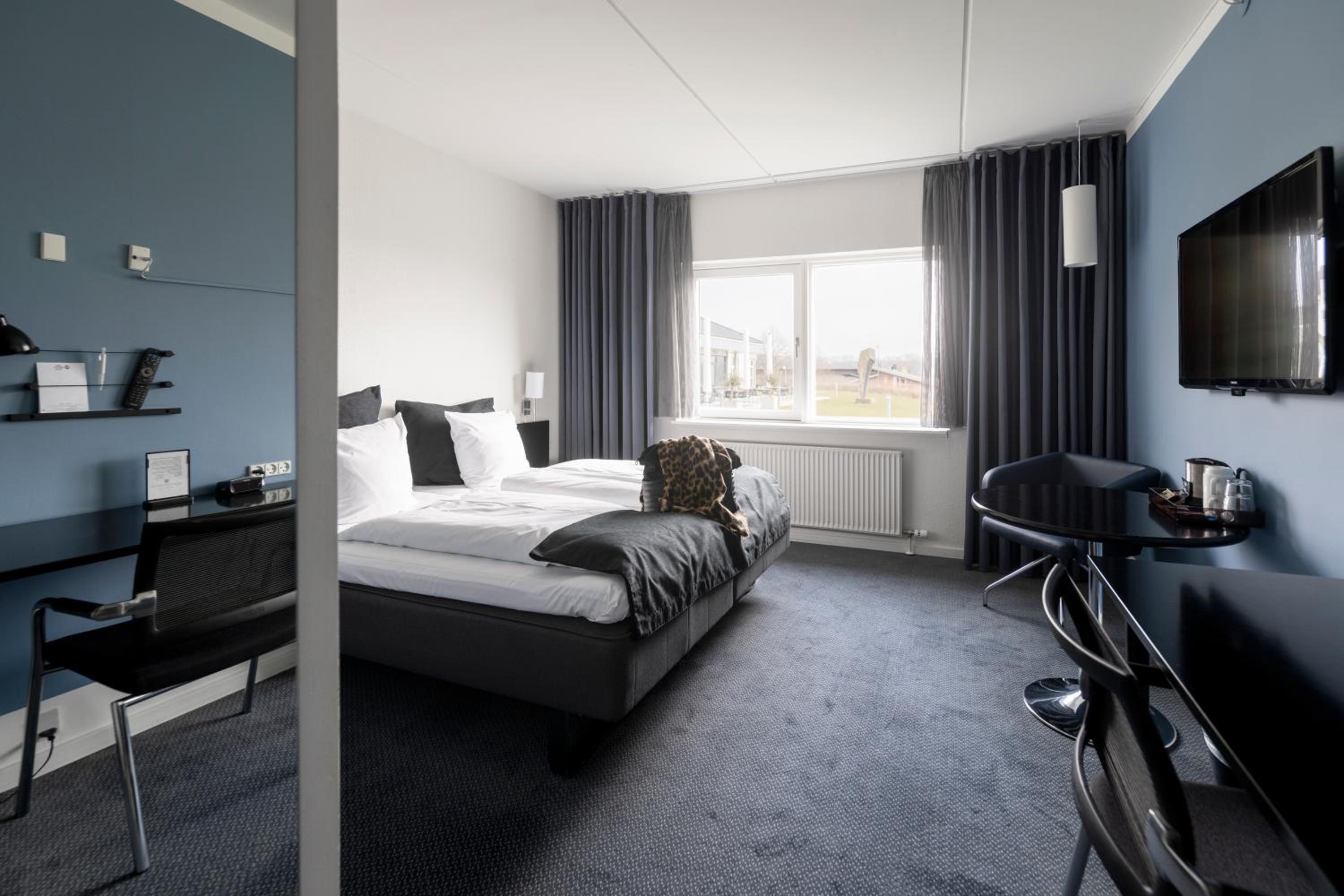 Standard Twin Room - Photo 10