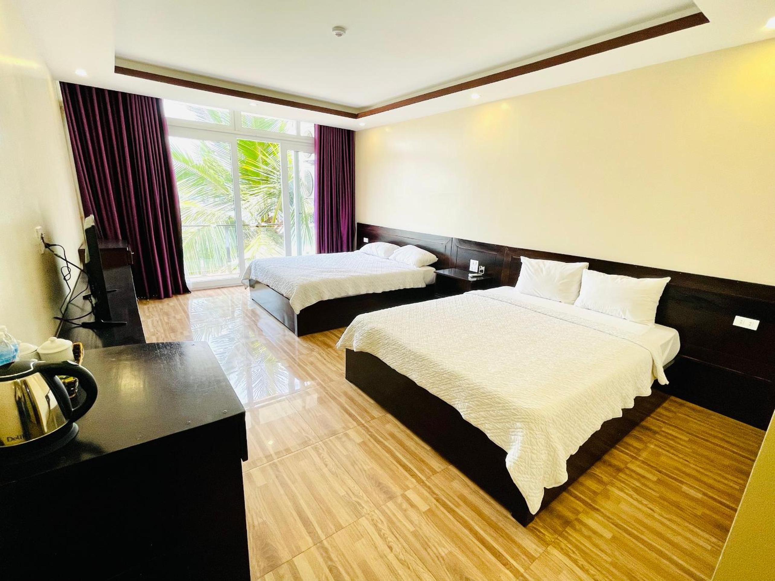 Deluxe Double Room with Balcony and Sea View
