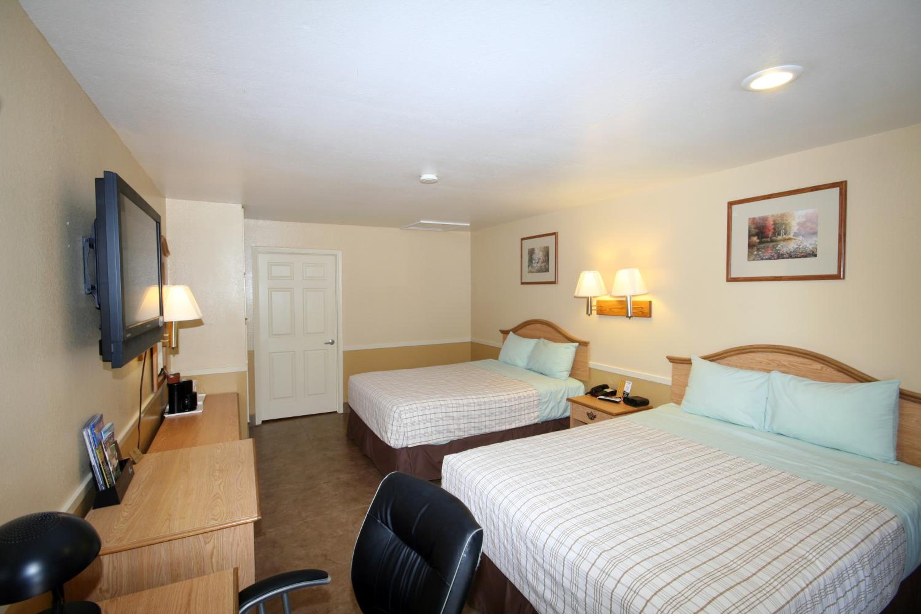 Queen Room with Two Queen Beds - Smoking