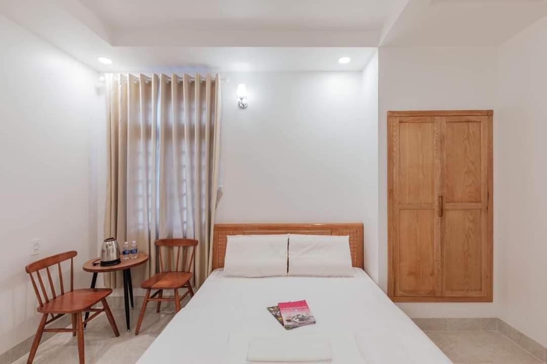 Deluxe Room (2 Adults + 1 Child)