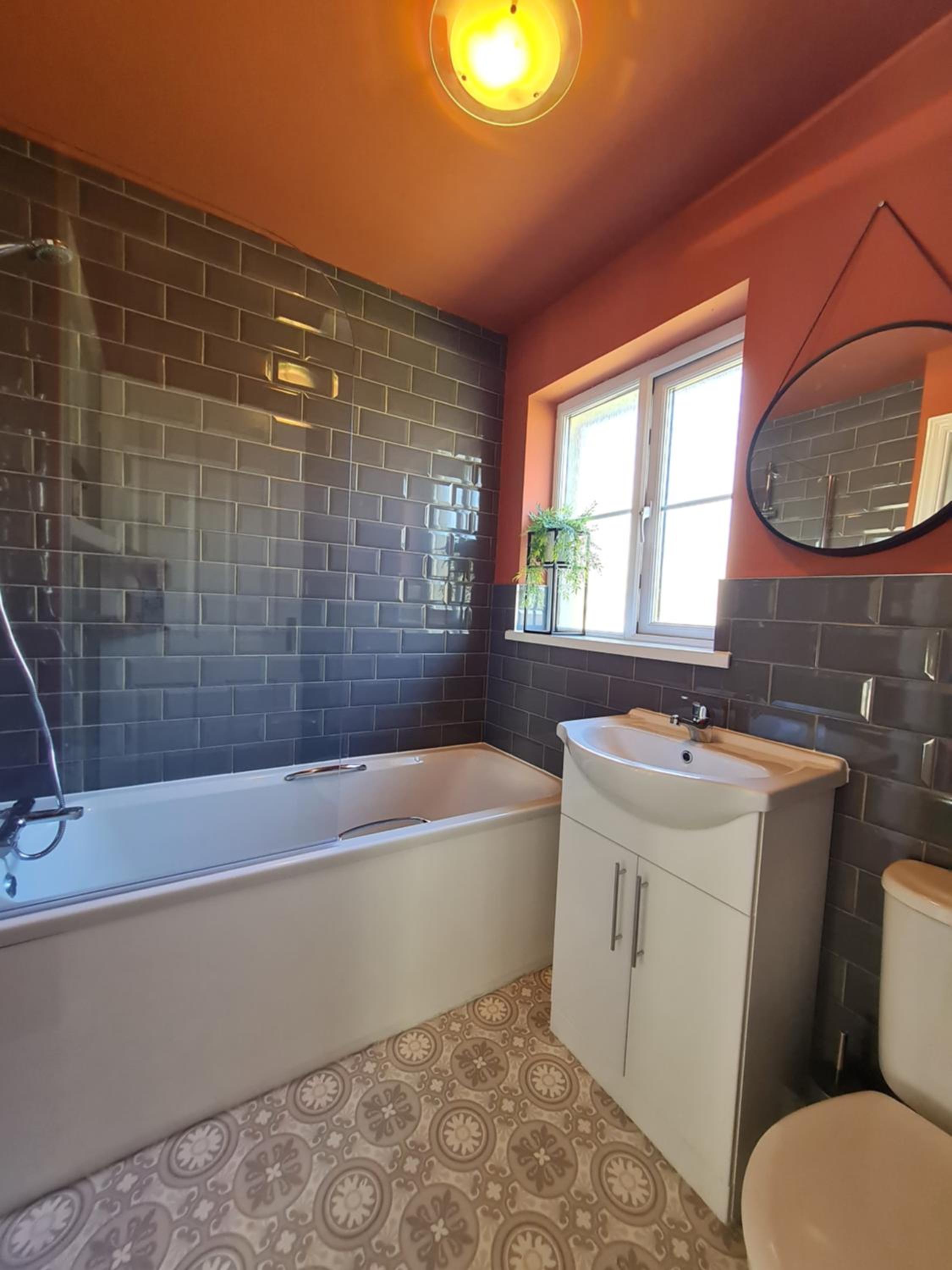 Three-Bedroom House - Photo 2