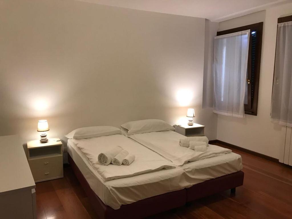 Two-Bedroom Apartment - Photo 23