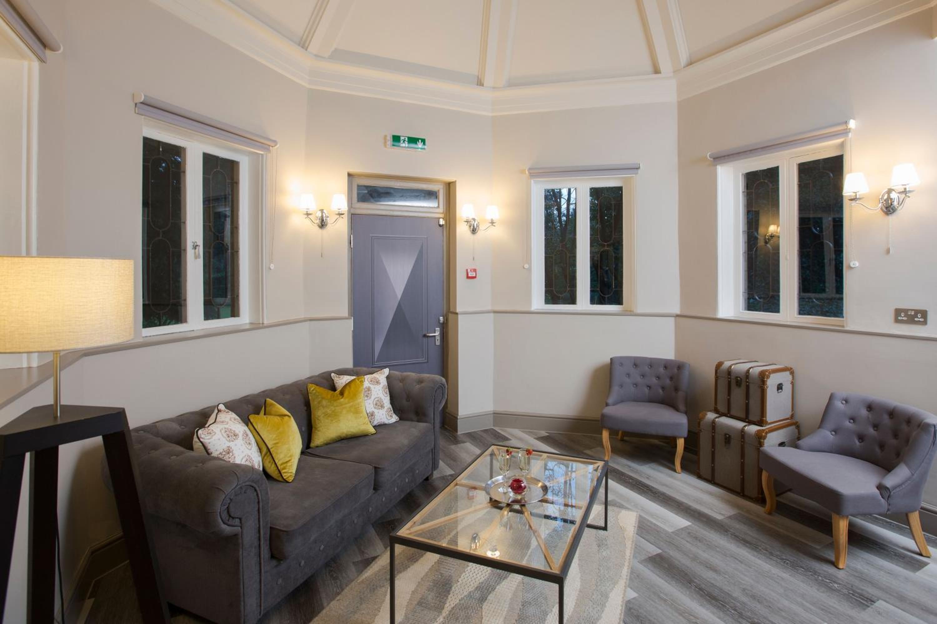 King Suite - Photo 2