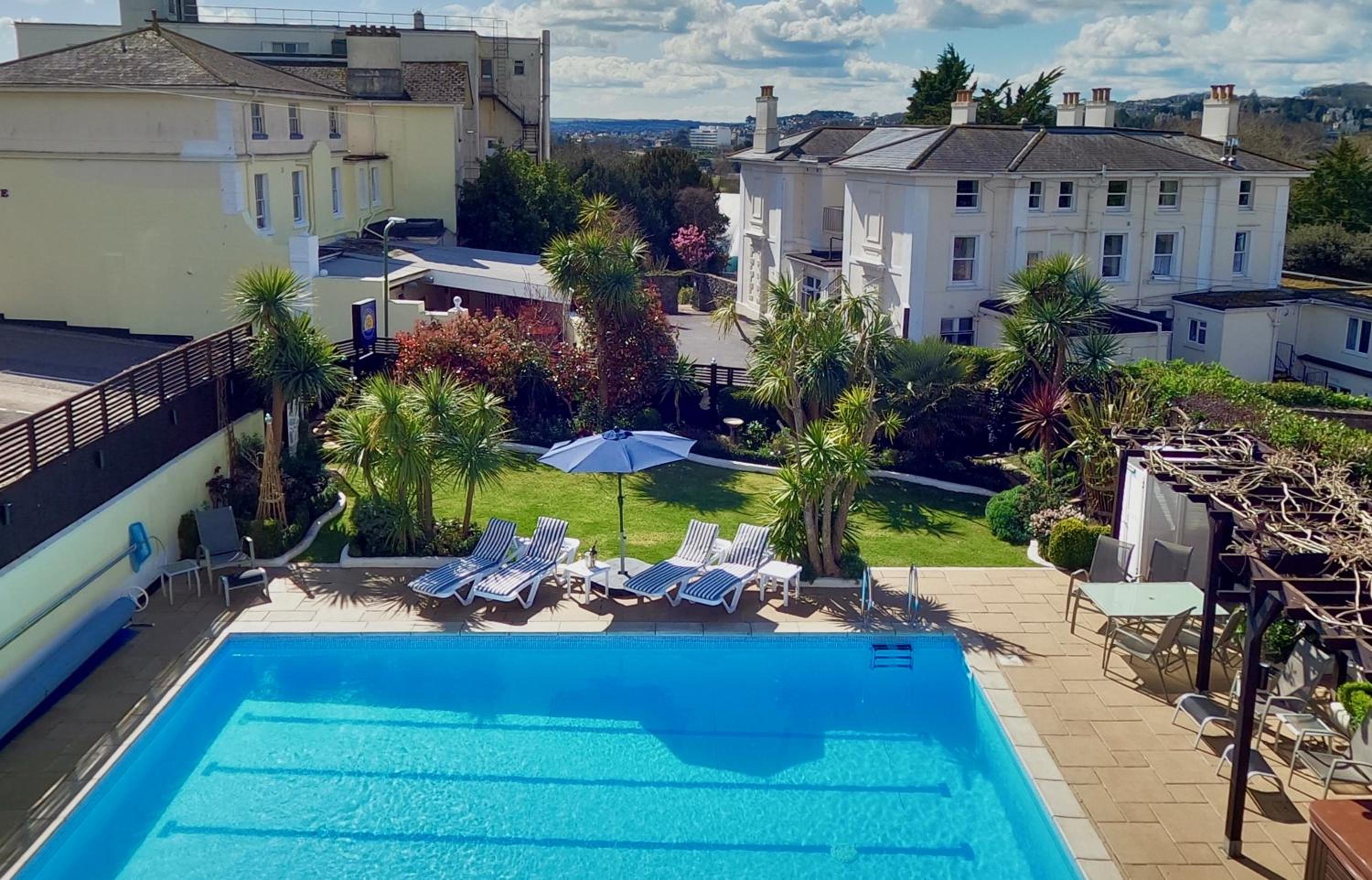 Deluxe Double Room with Pool View - Photo 2