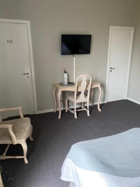 Standard Double Room - Photo 1