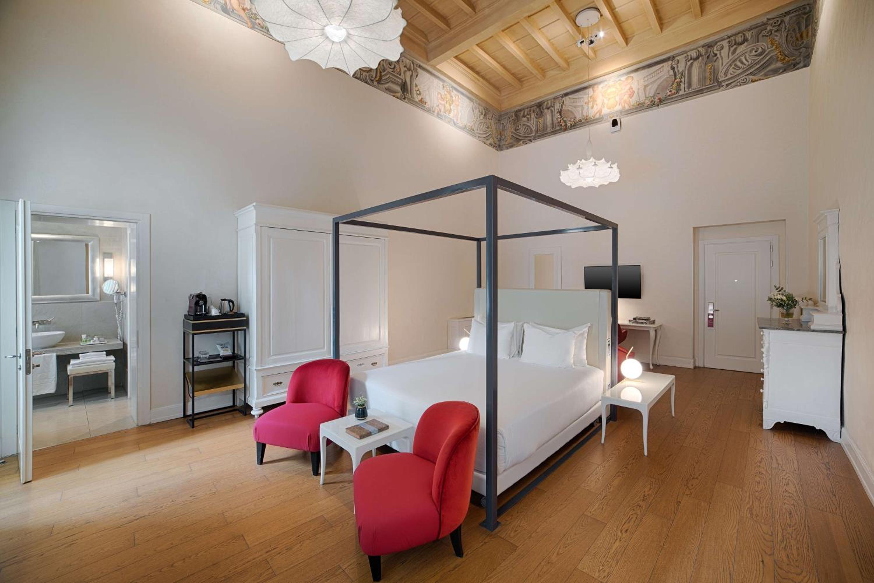 Junior Suite thumbnail 6