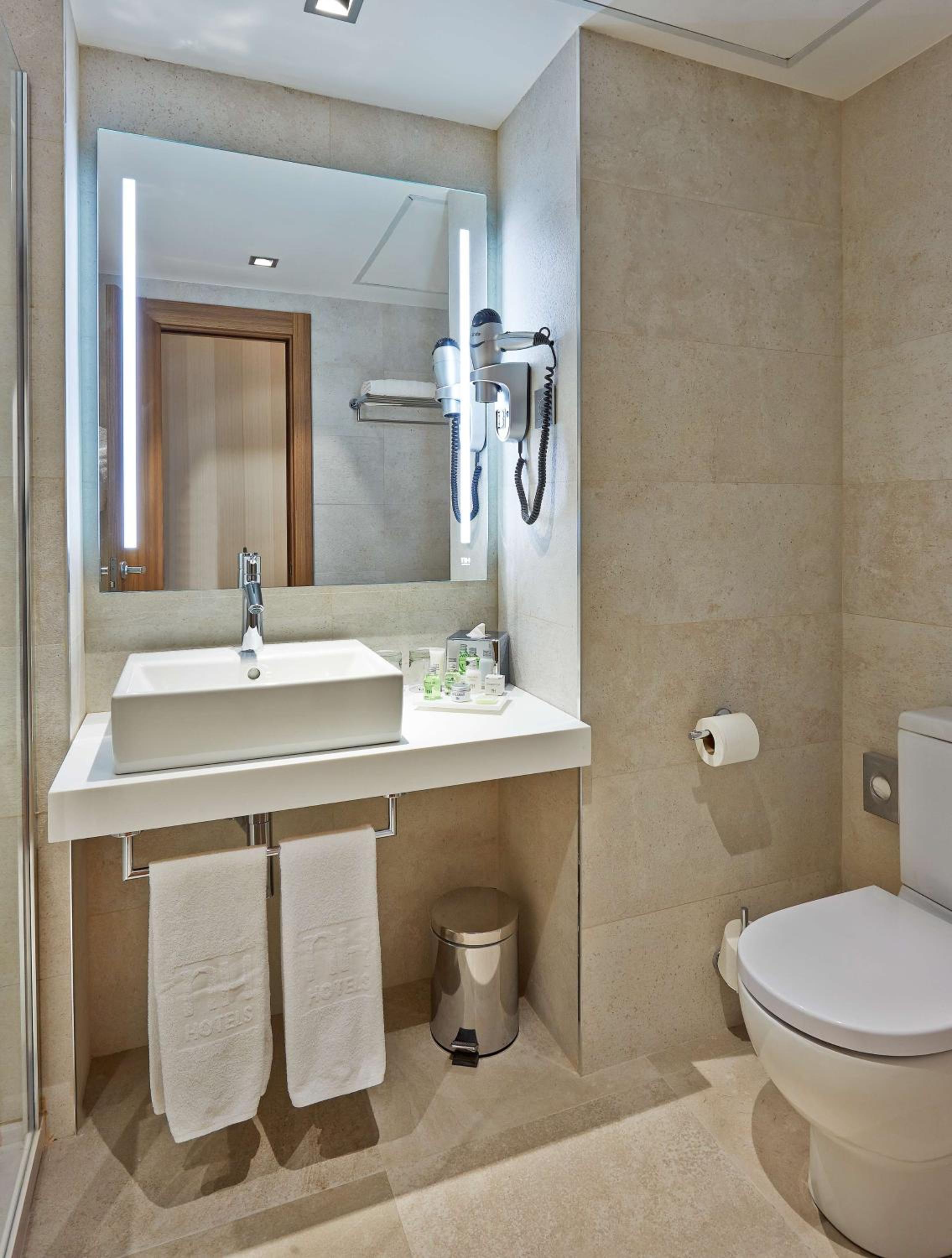 Standard Single Room thumbnail 5
