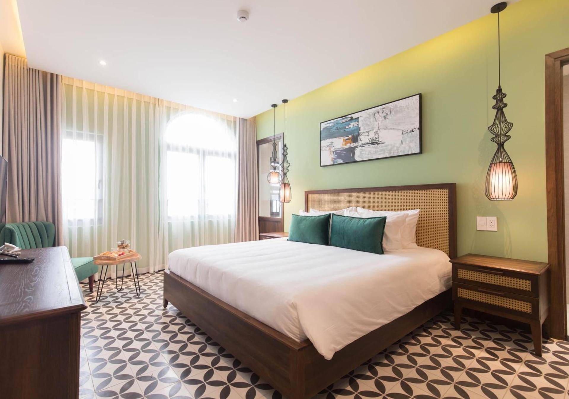 Deluxe Double Room - Photo 13