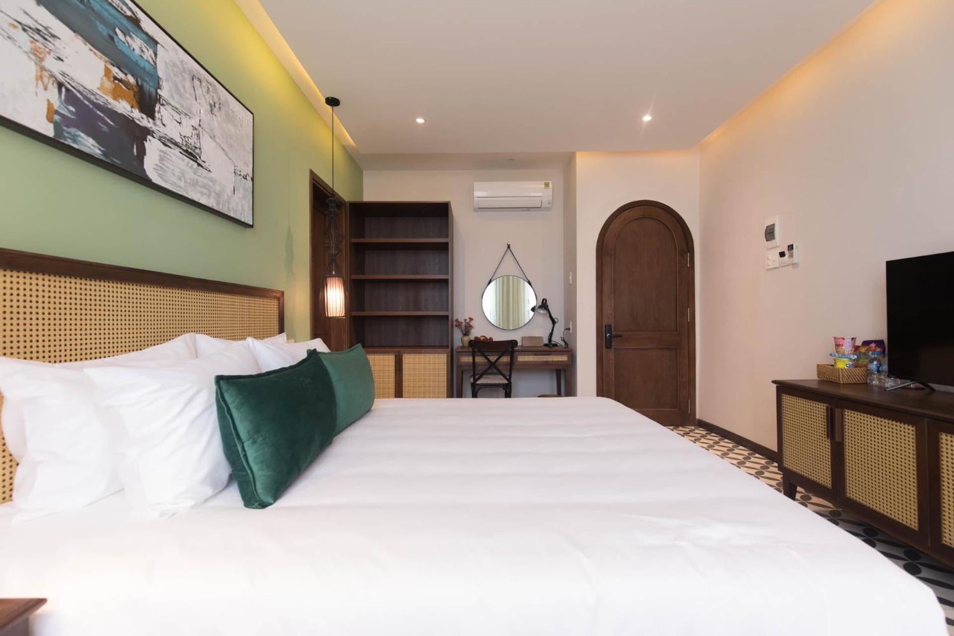 Deluxe Double Room - Photo 12