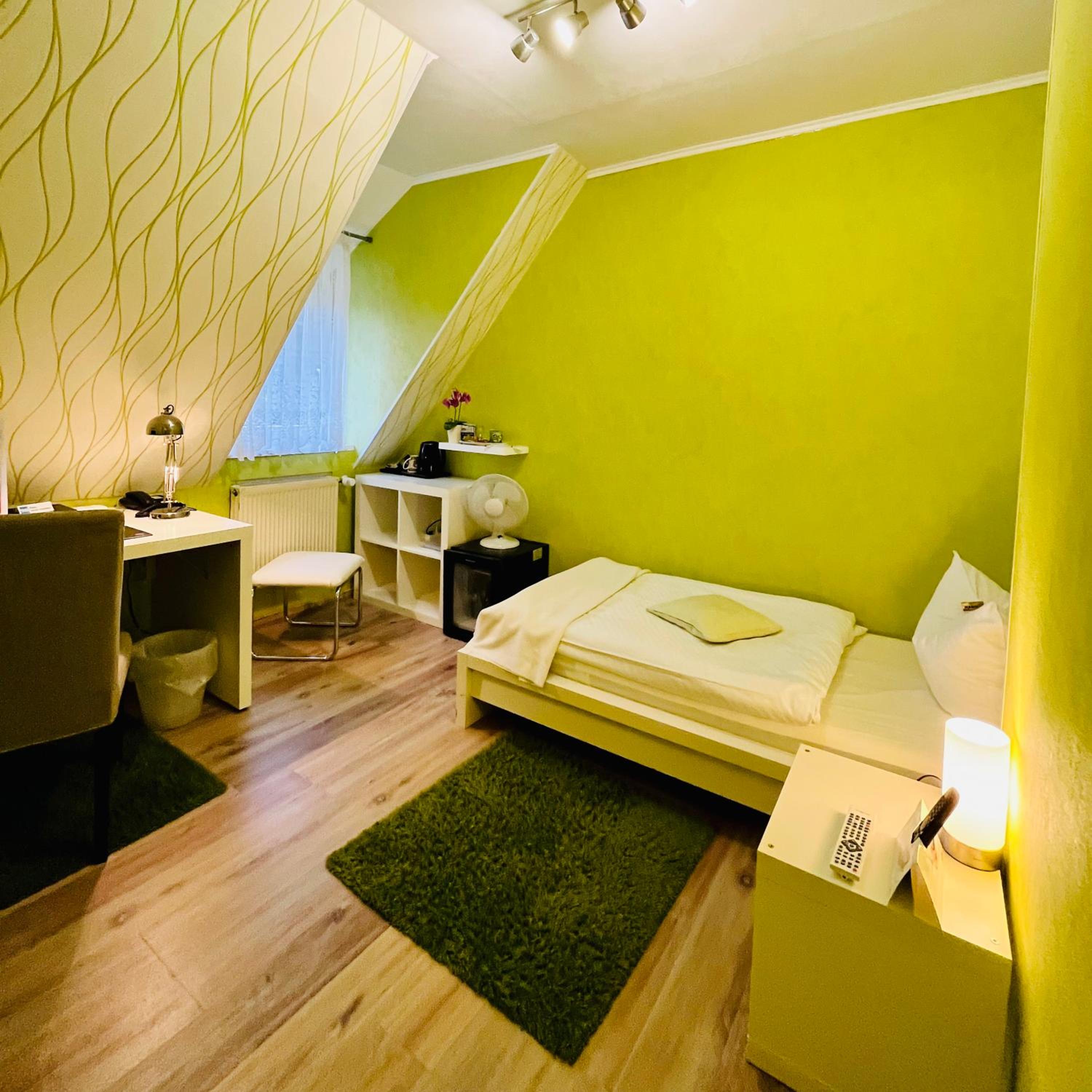 Single Room photo 3