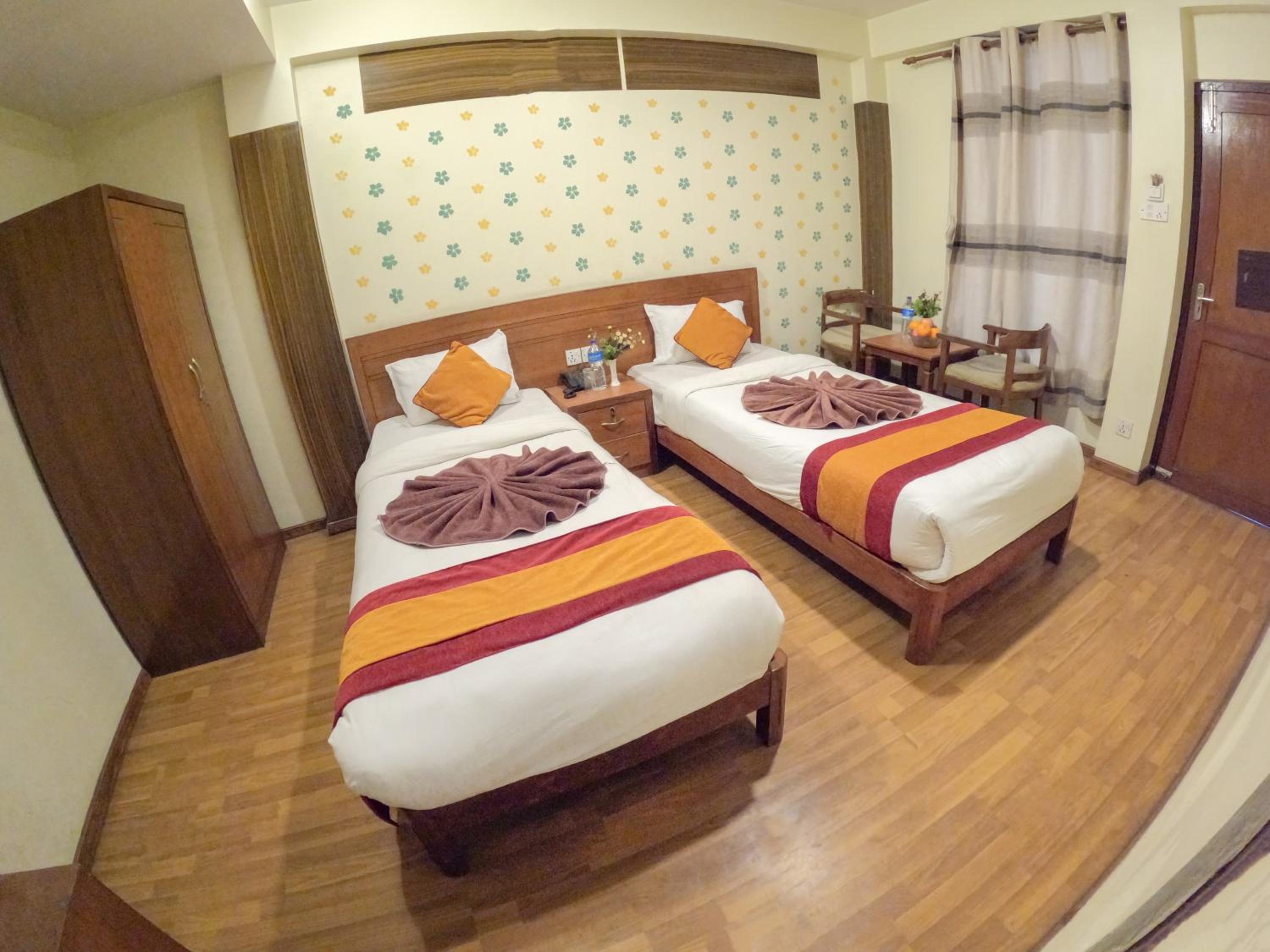 Double Room with Private Bathroom - Photo 21