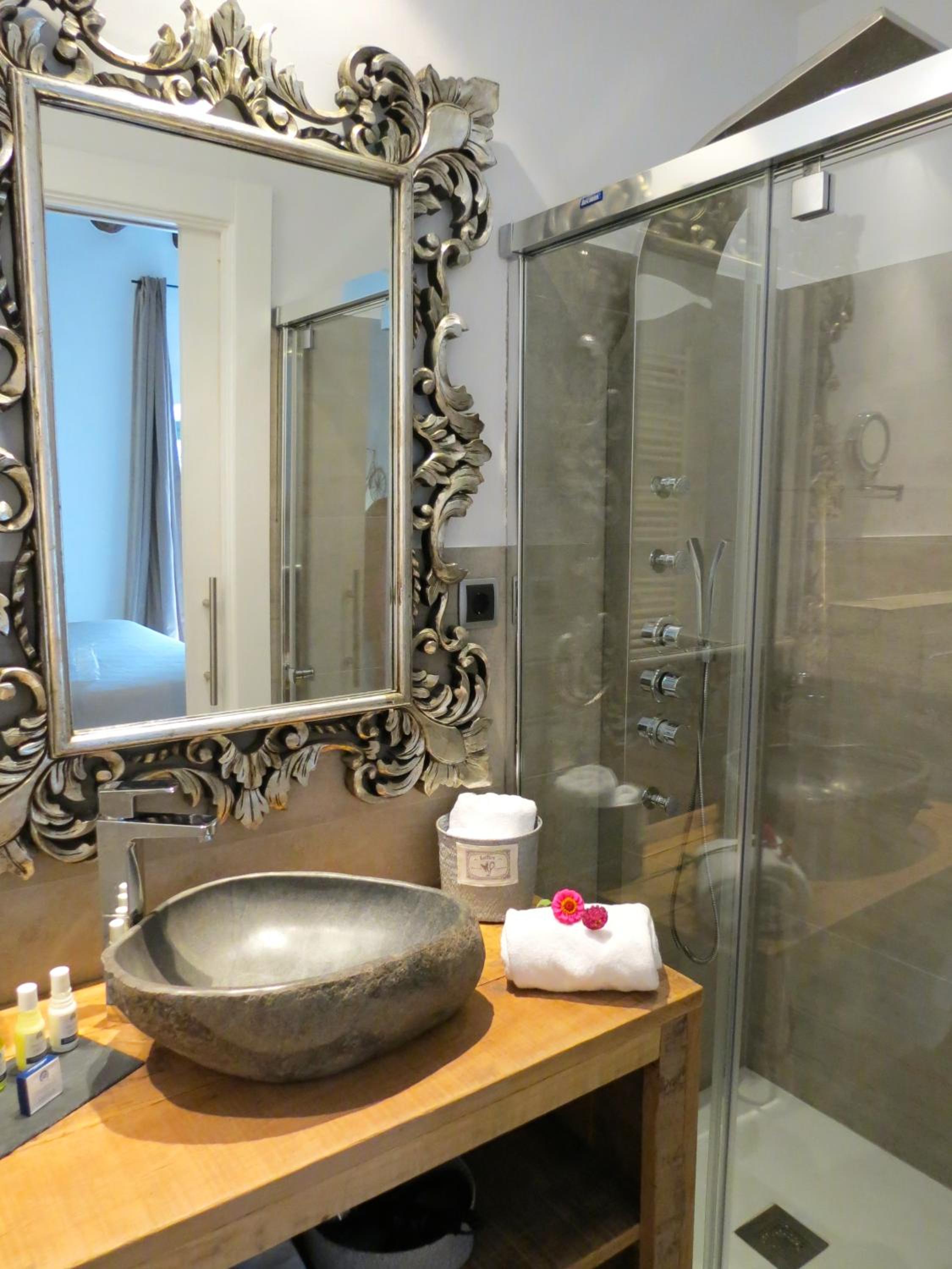 Basic Double Room photo 2