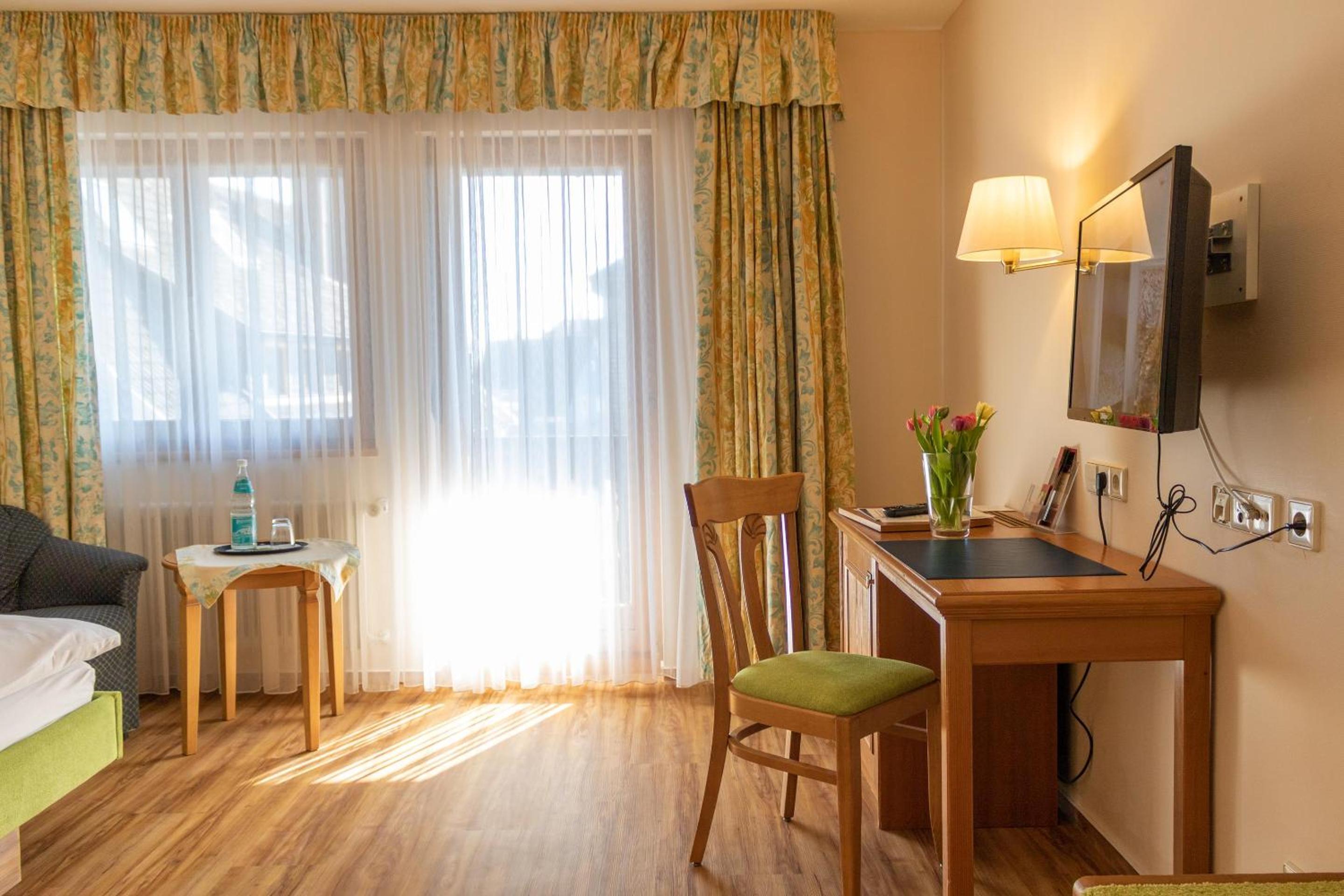 Comfort Plus Room with Balcony - Photo 6