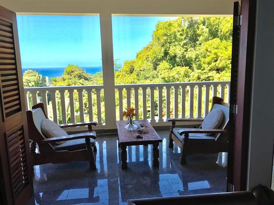 Three-Bedroom Villa photo 2