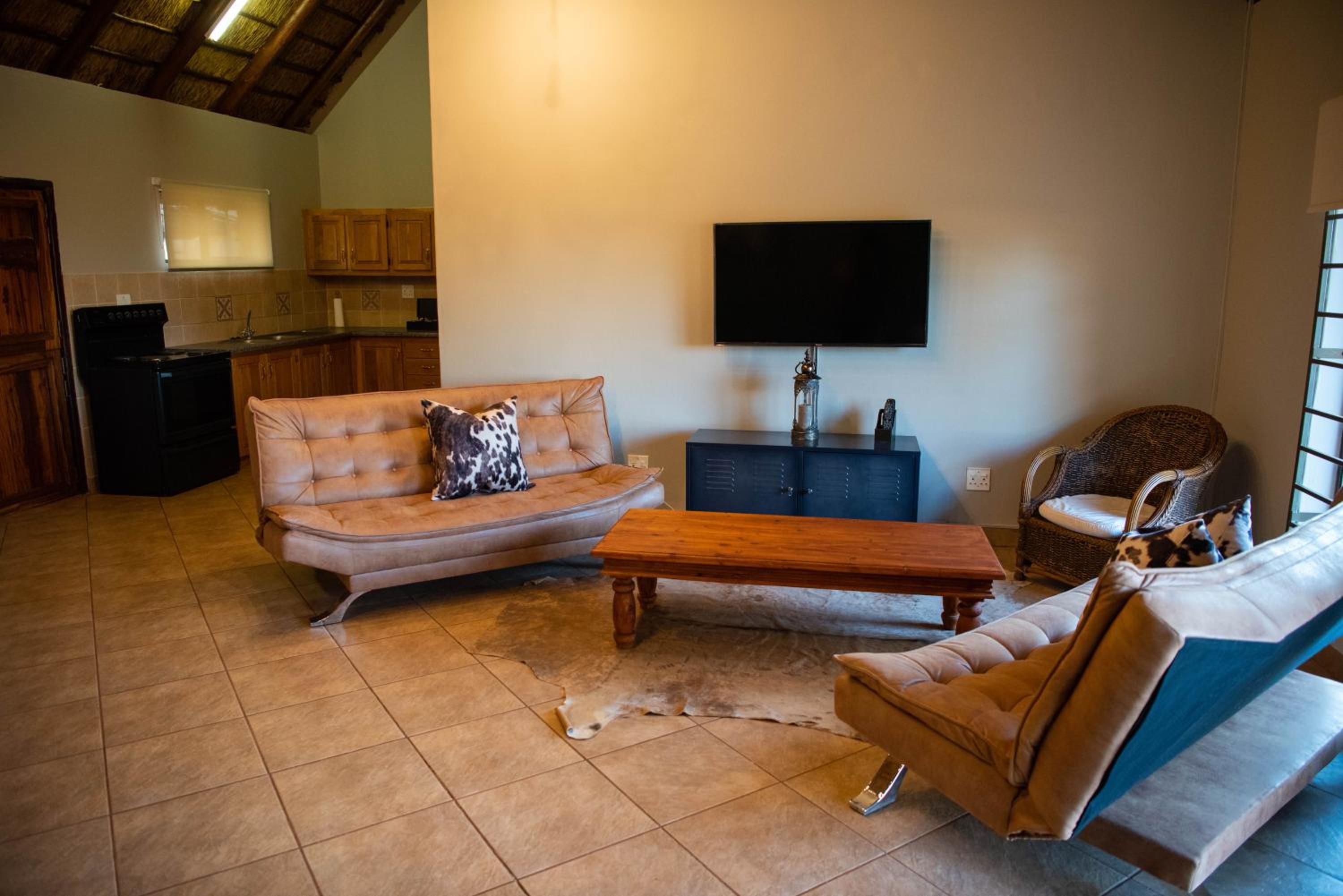 Suite - Photo 3