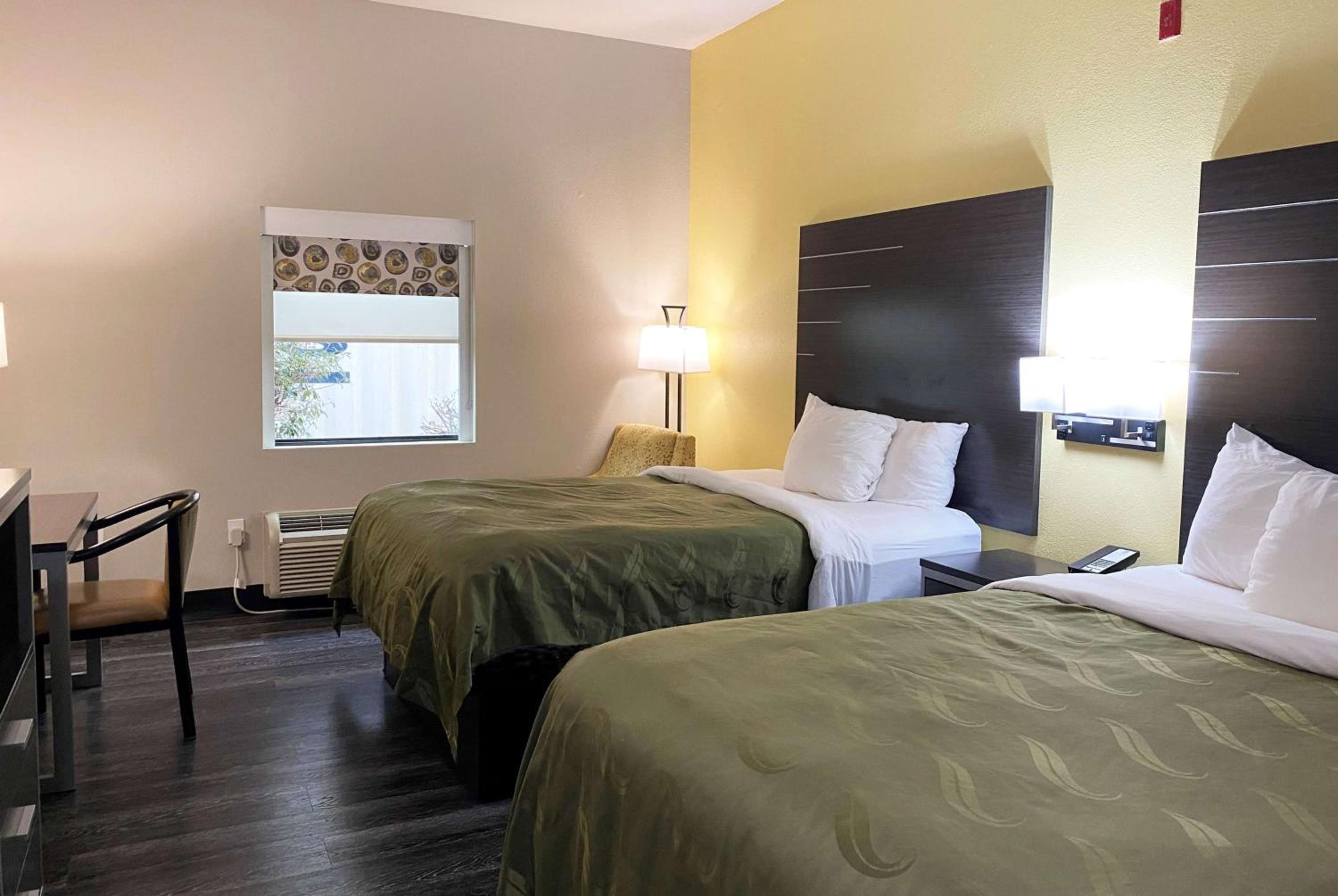 Queen Room with Two Queen Beds - Non-Smoking - Photo 1
