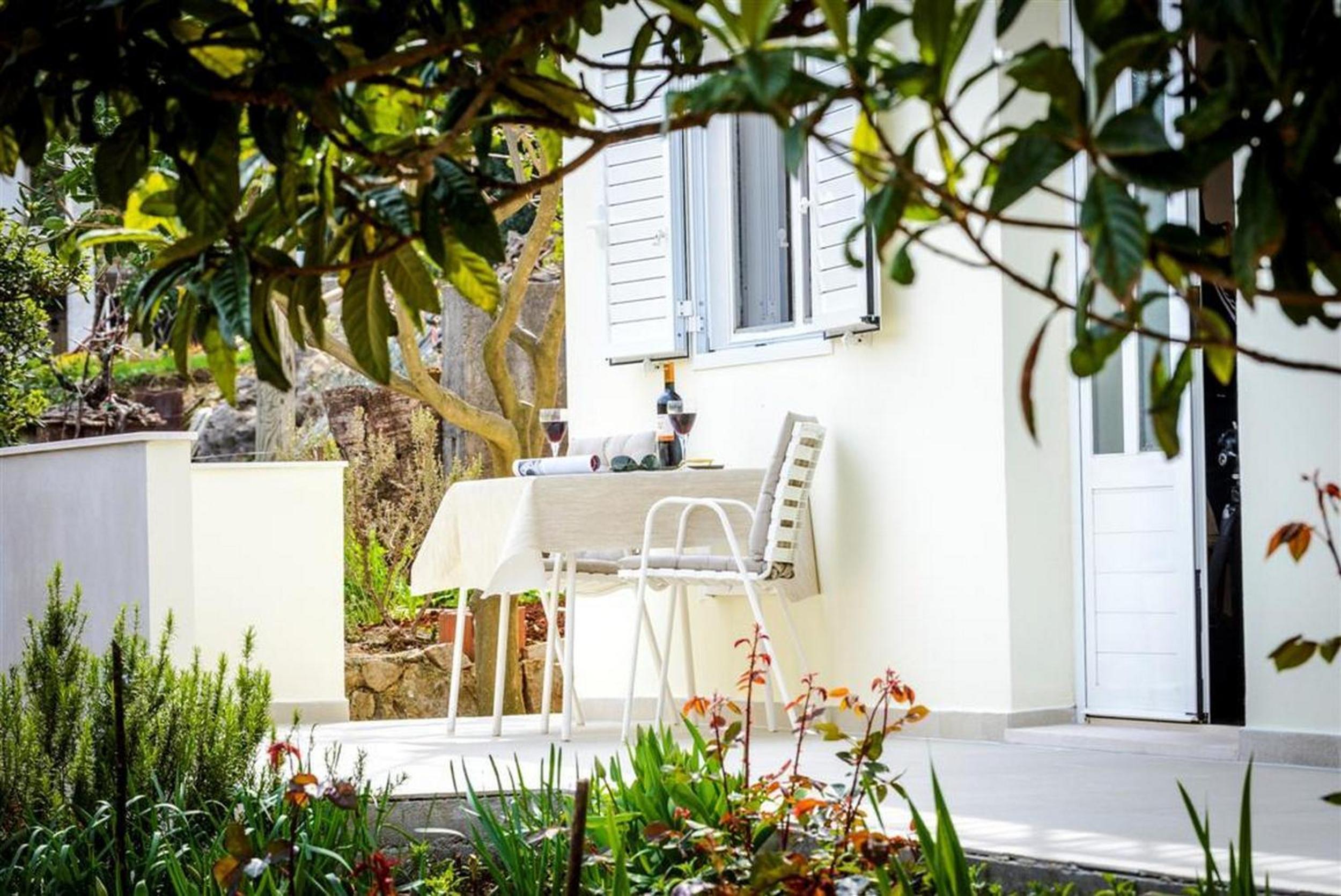 Studio with Terrace - Photo 8