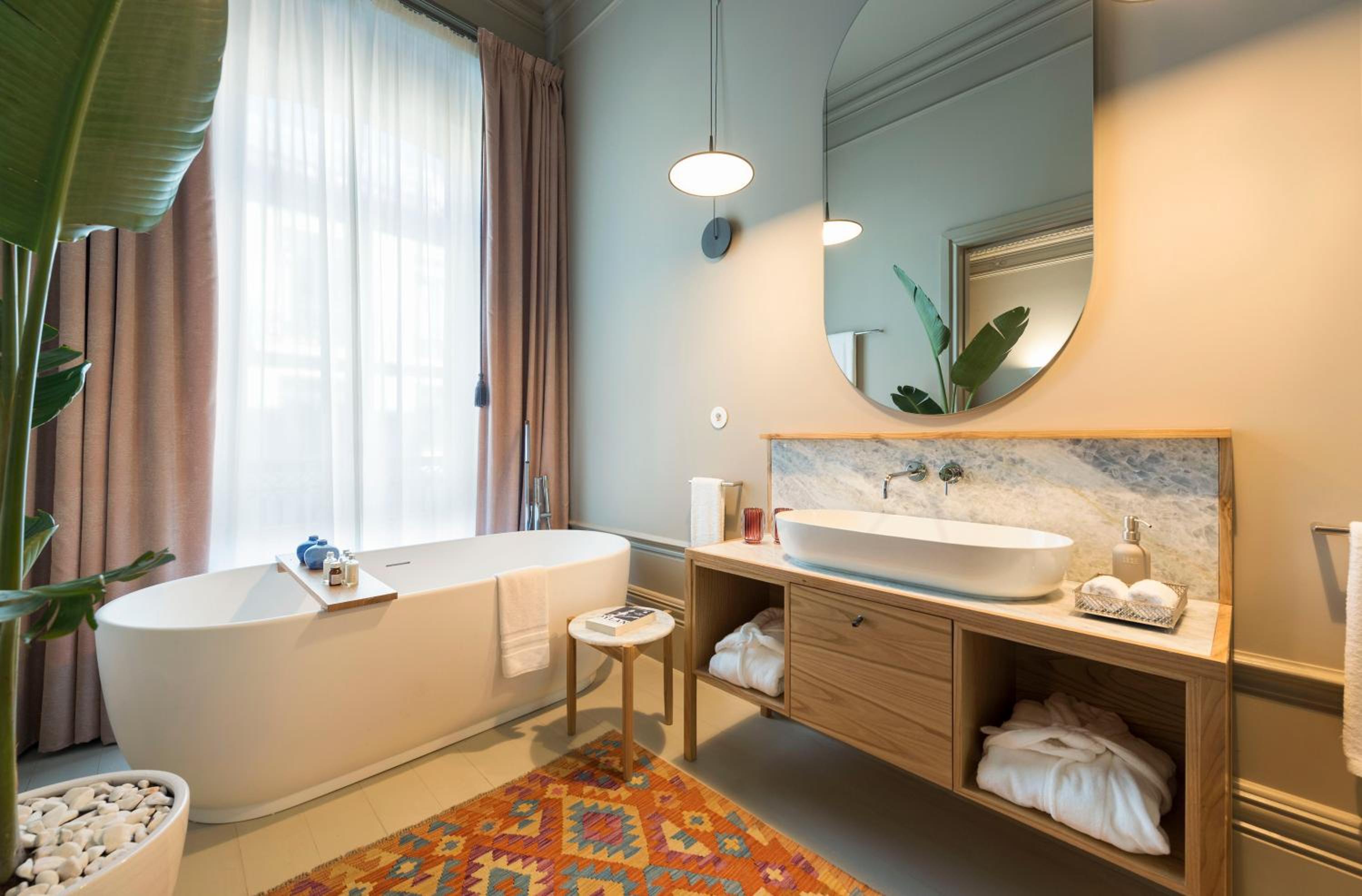 Suite - Photo 4