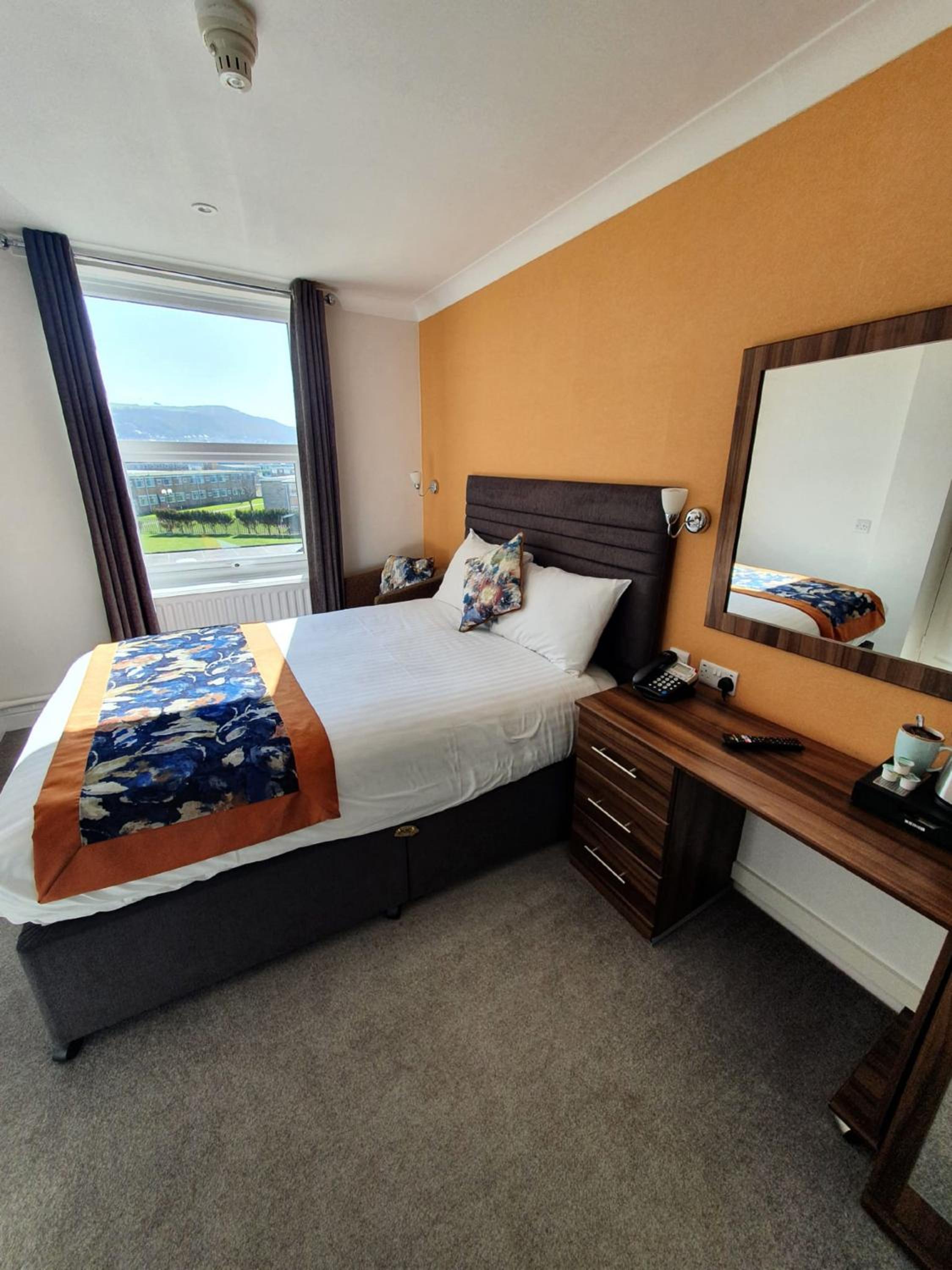 Double Room - Photo 2