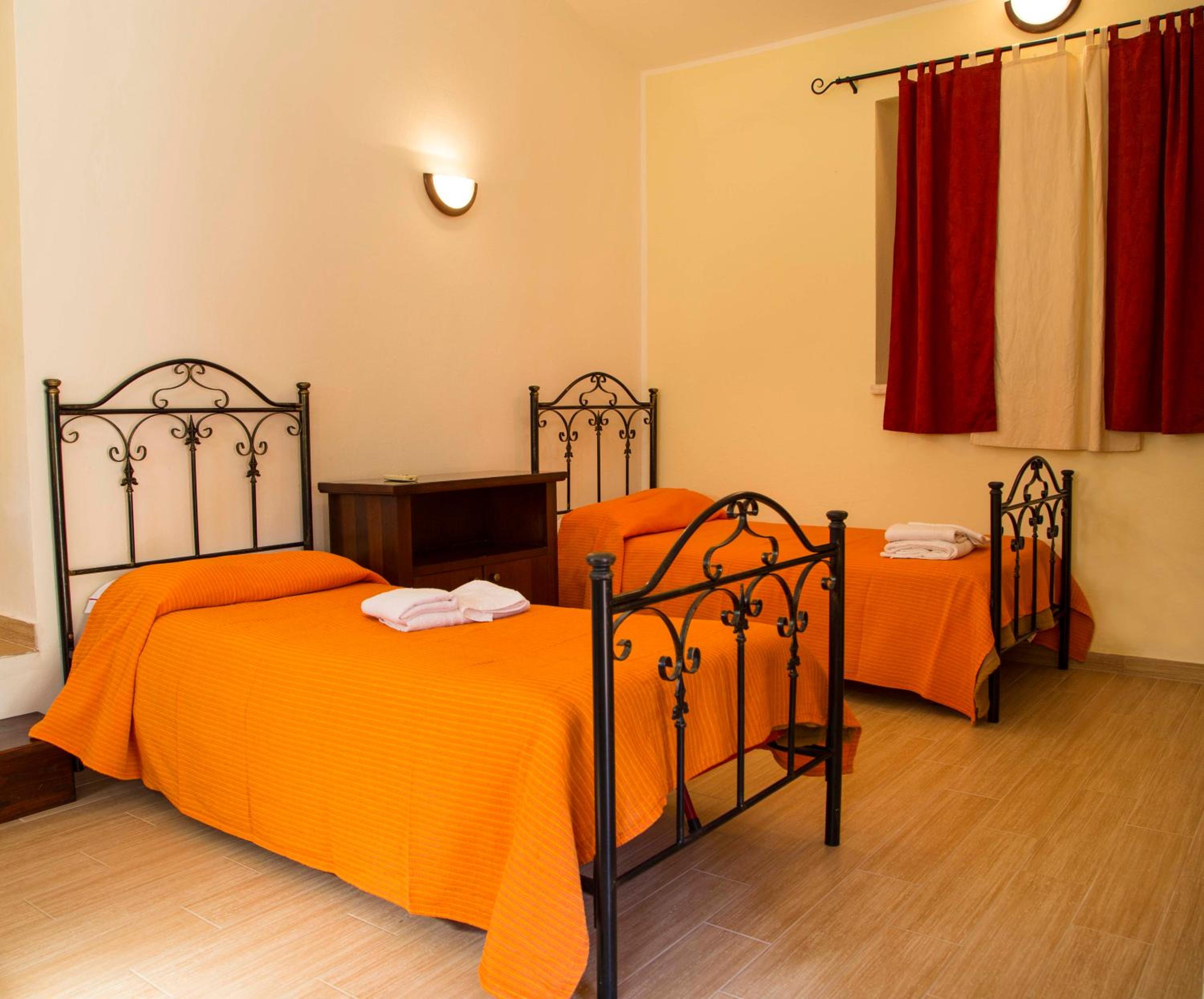 Triple Room - Photo 1