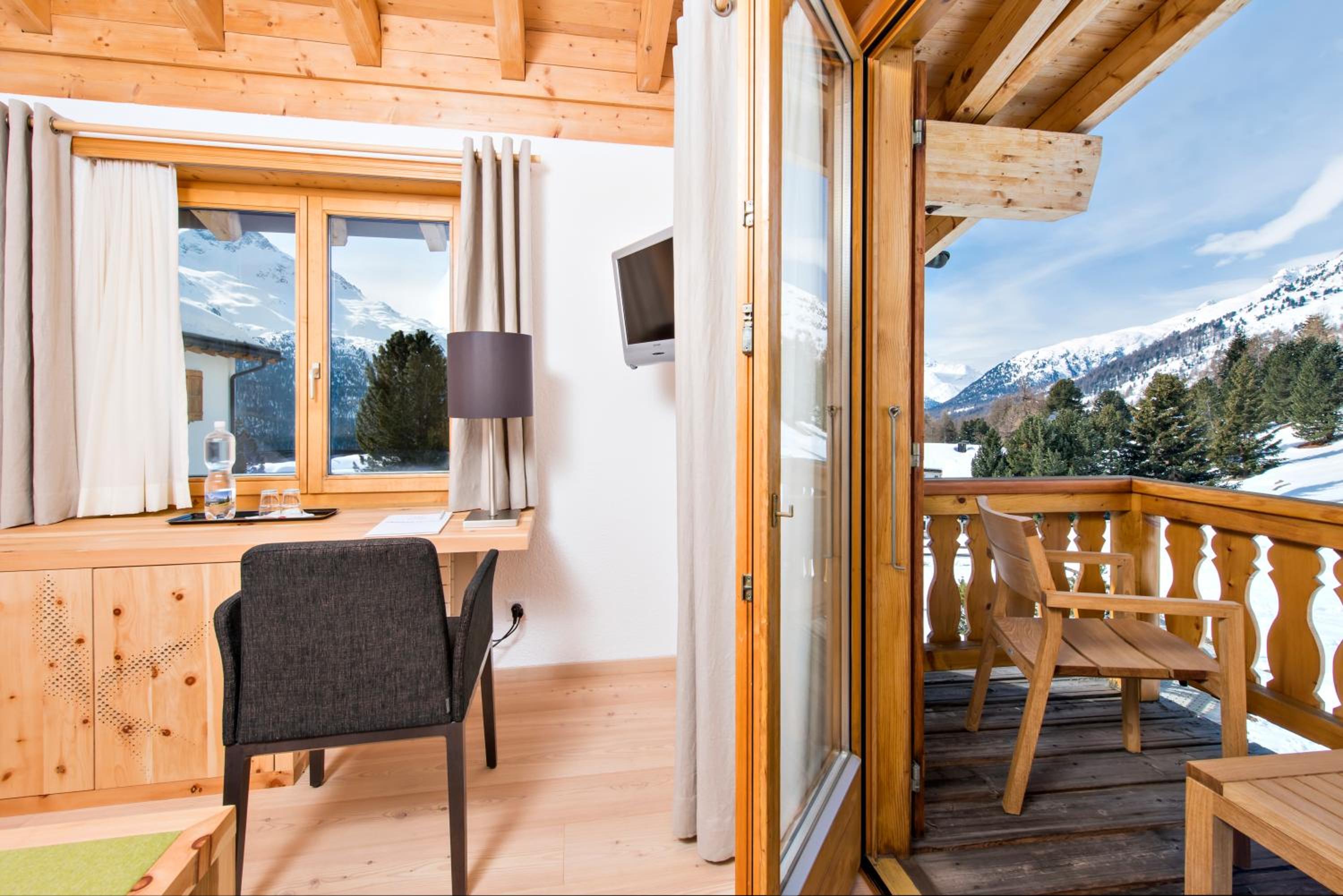 Double Room with Balcony - Photo 11