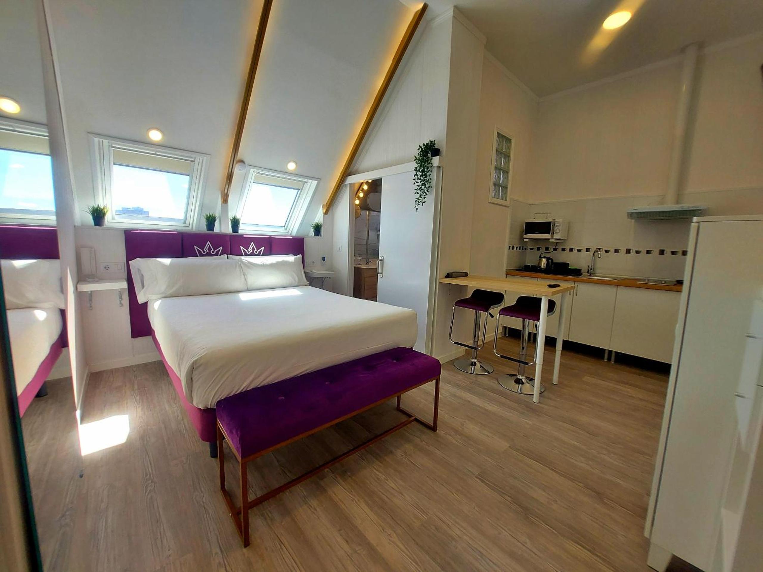 One-Bedroom Apartment - Photo 1