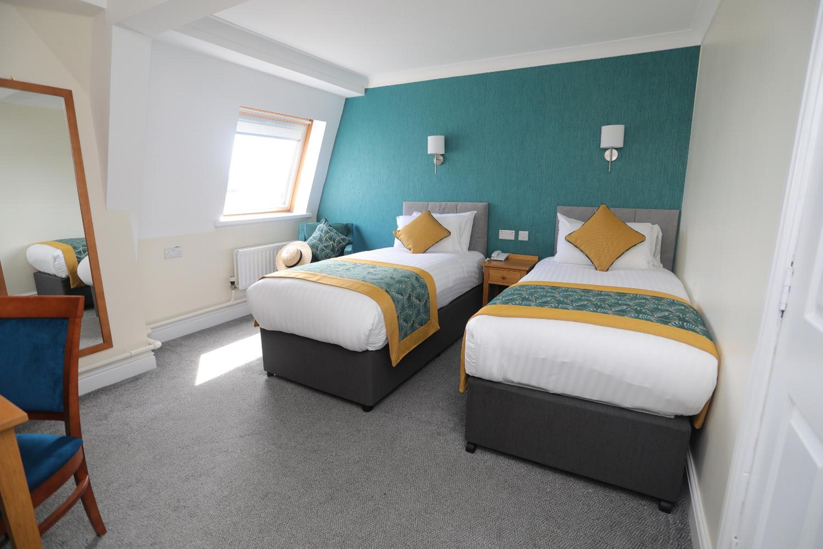 Twin Room - Photo 1