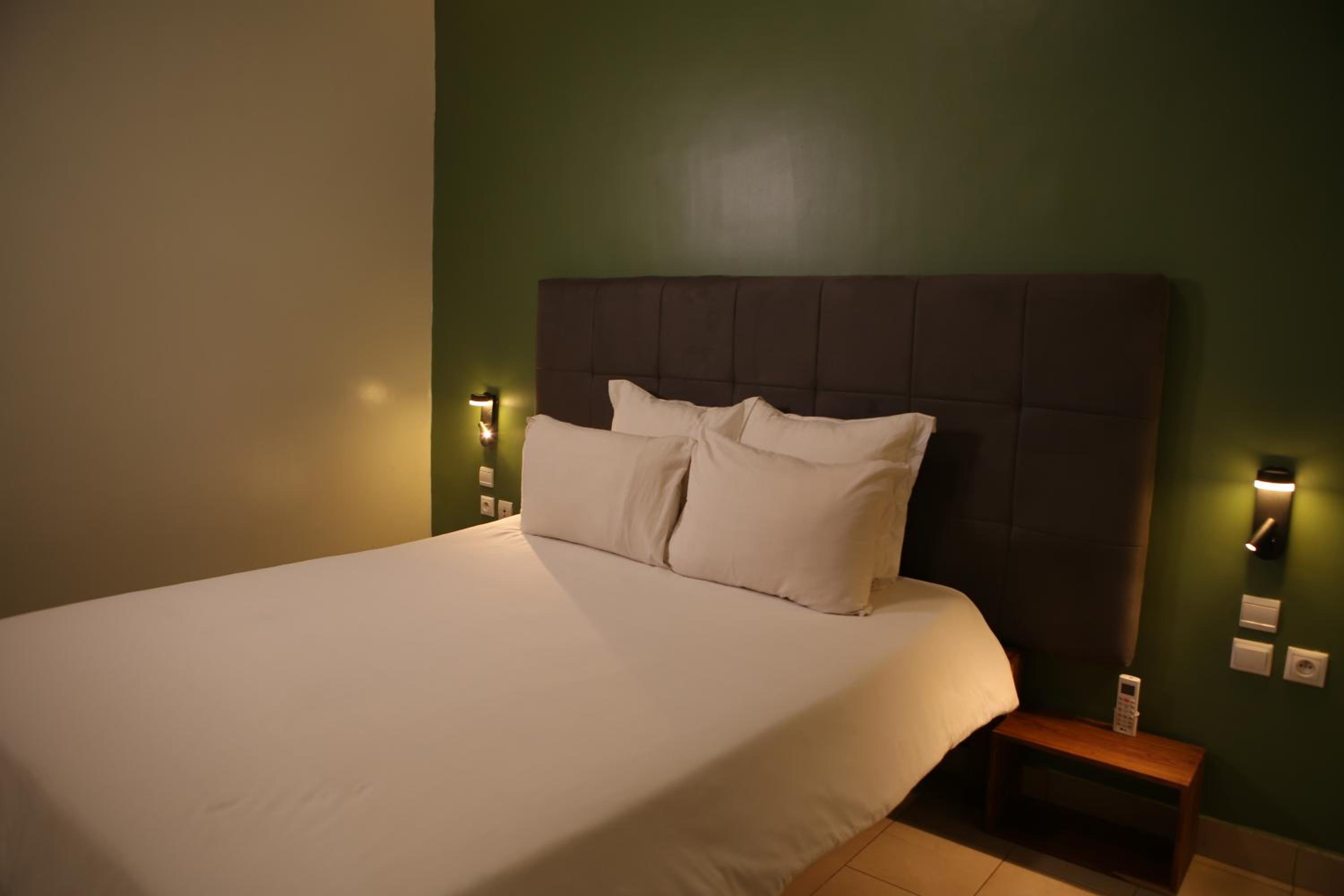 Bed & Sleeping Area