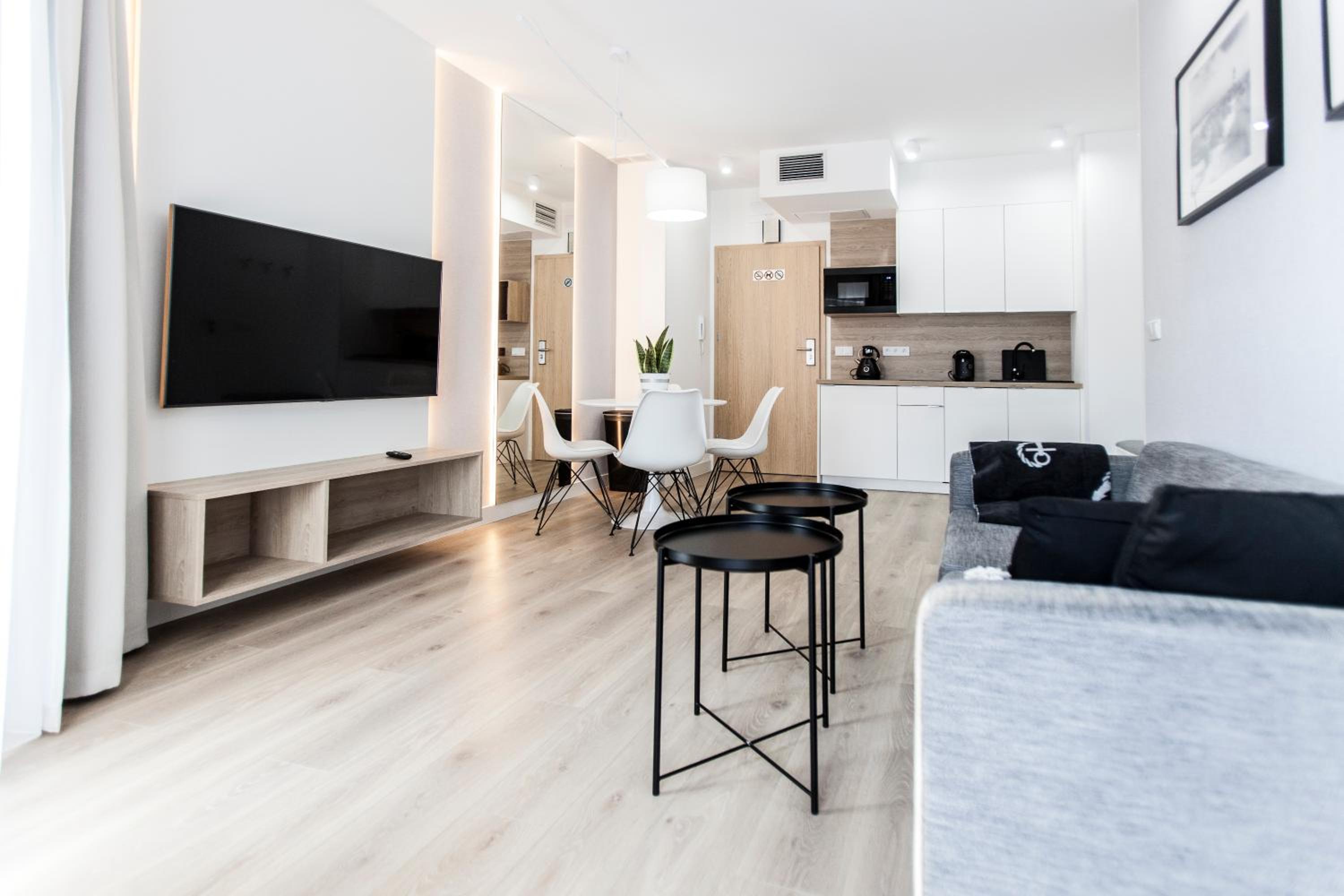 Premium Suite - Photo 9