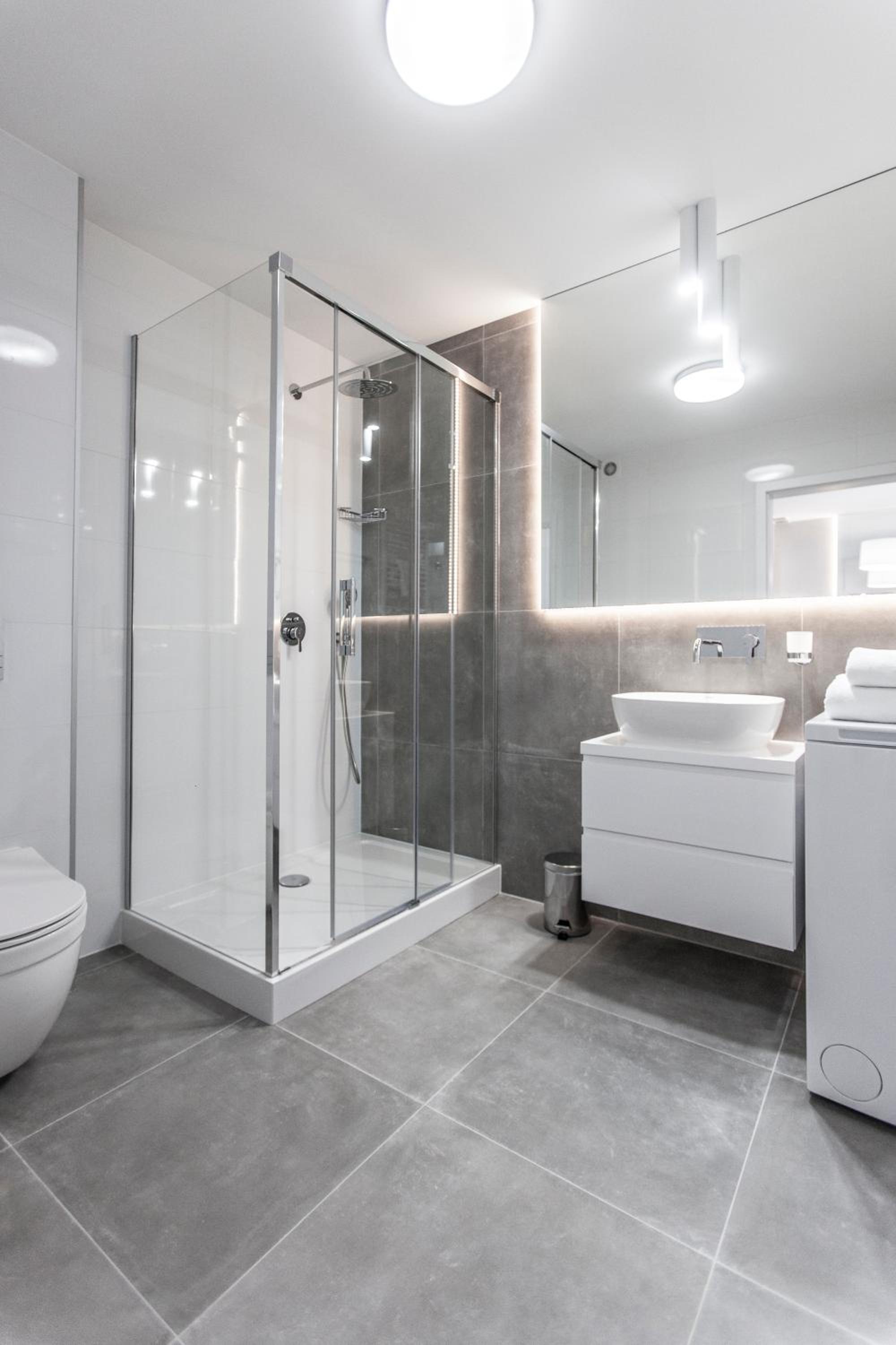 Premium Suite - Photo 2
