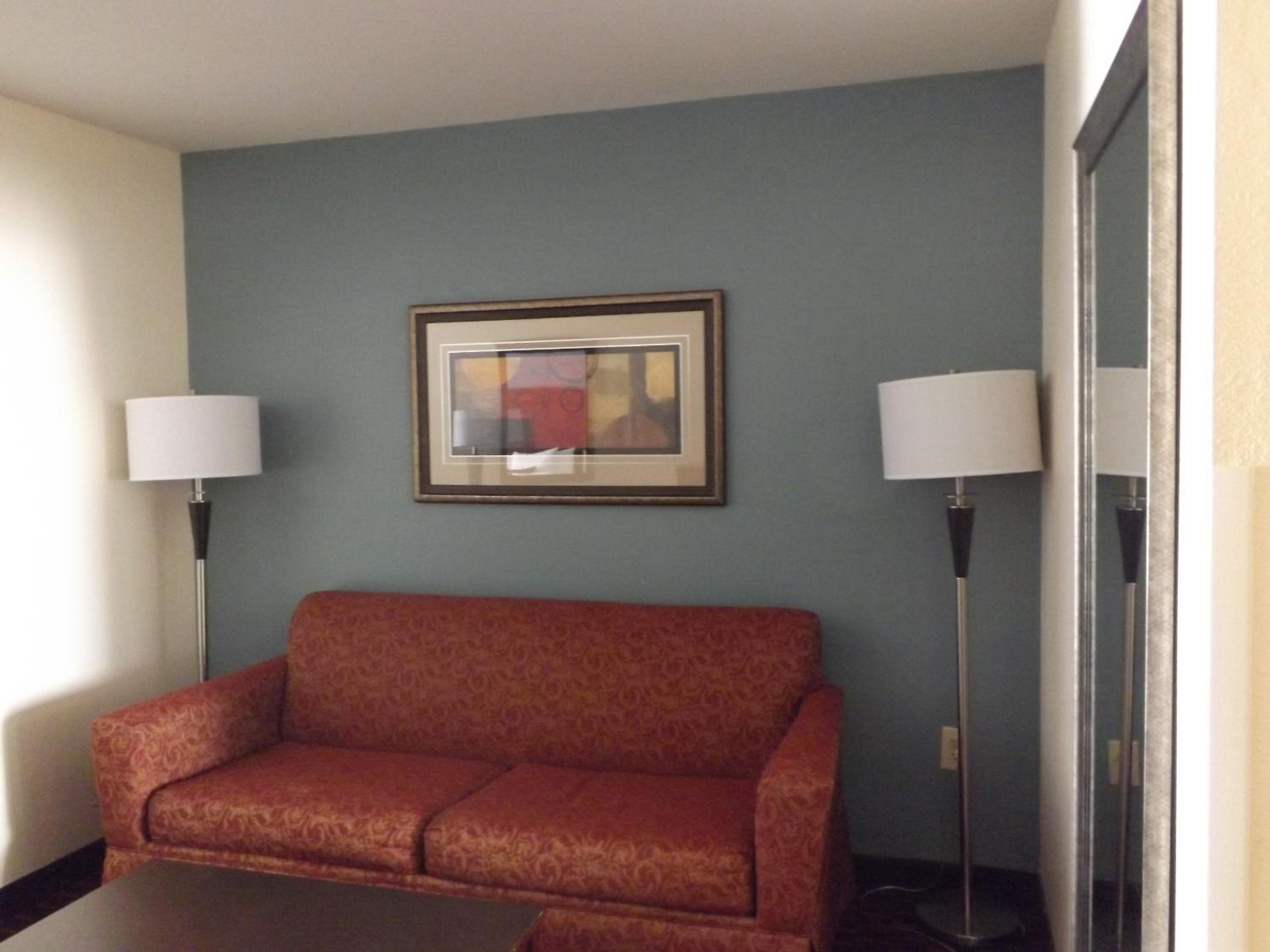 Suite - Non-Smoking - Photo 3
