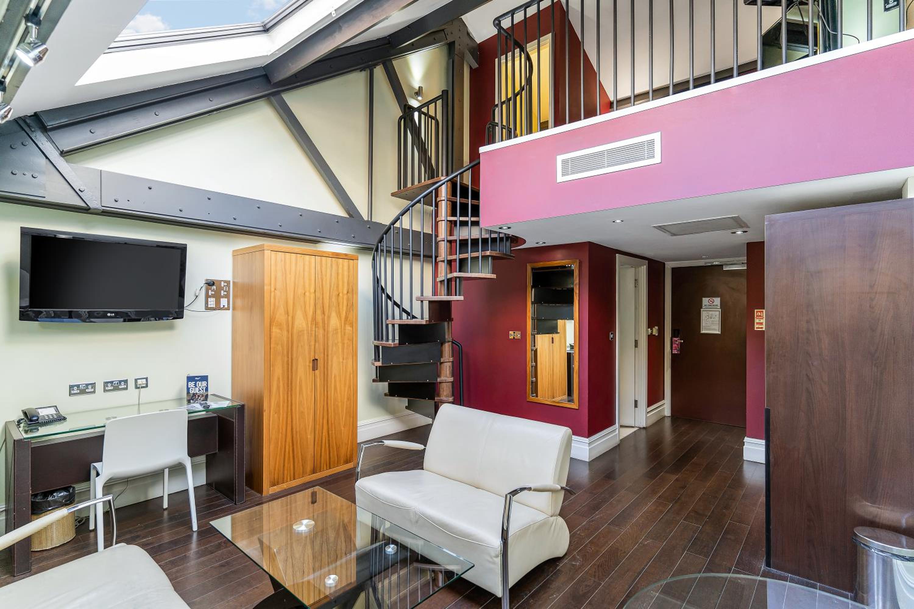 Loft Suite - Photo 2