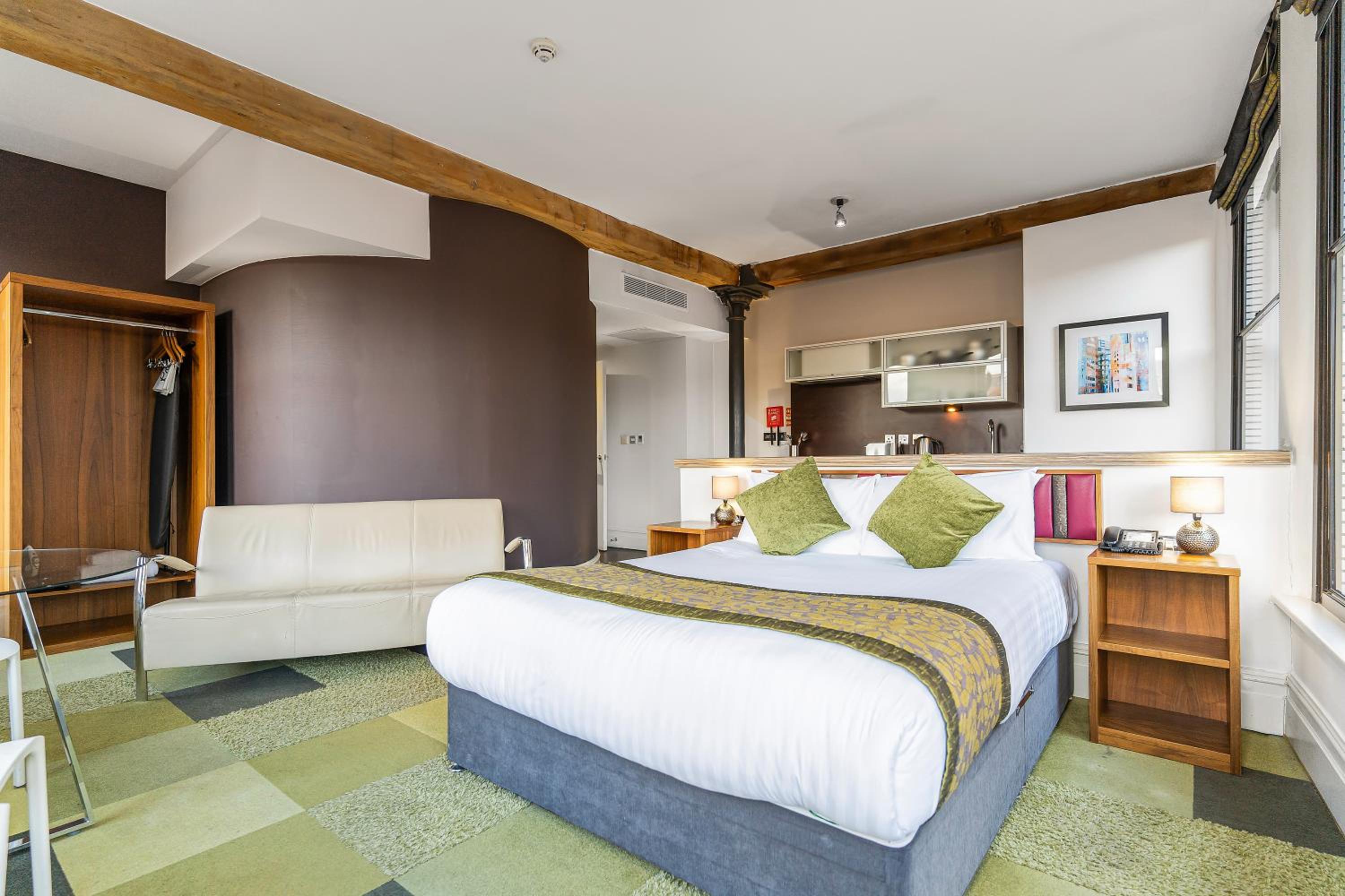 Liberty One Bedroom - Photo 3