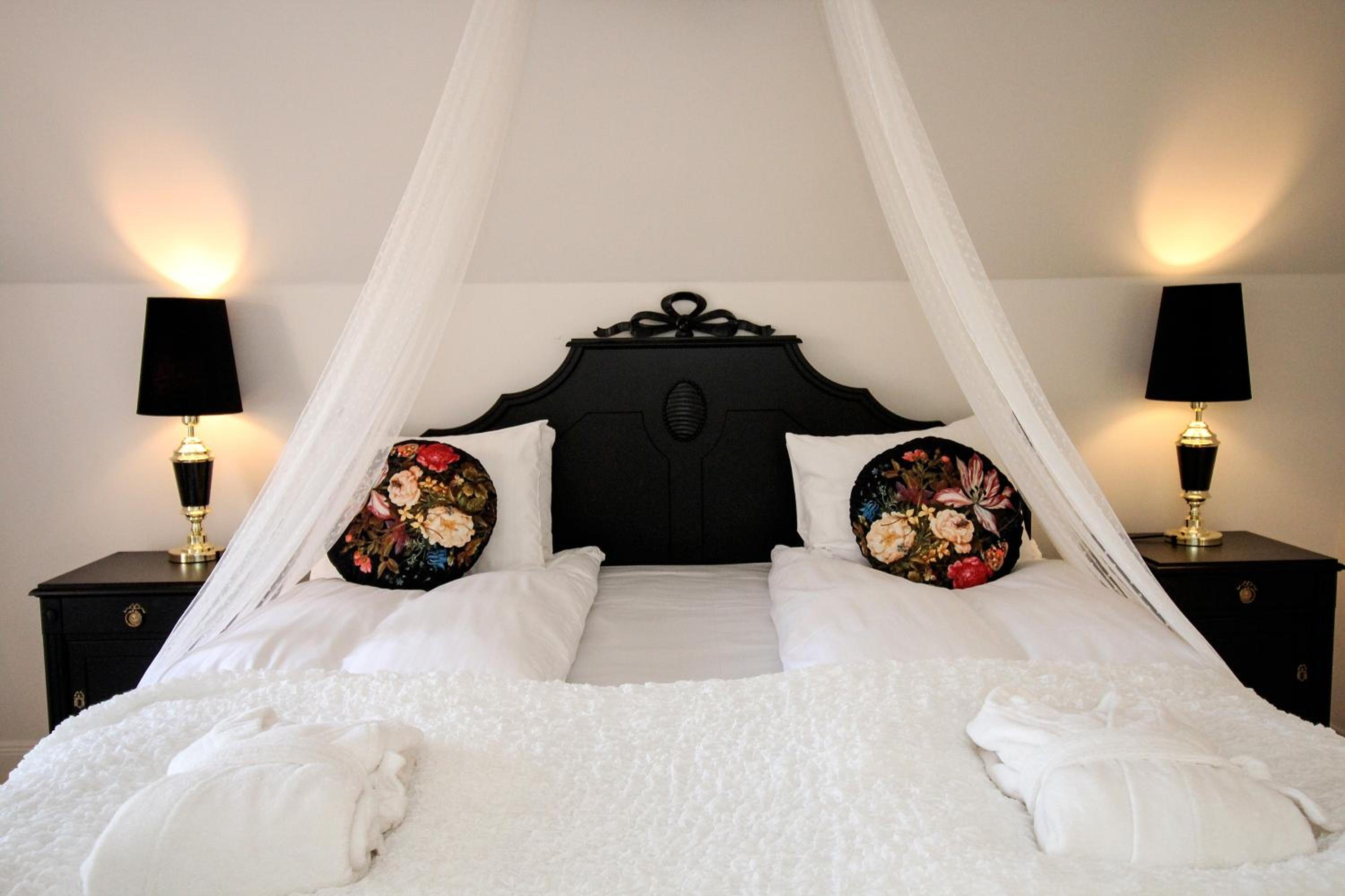 Deluxe Suite - Photo 14