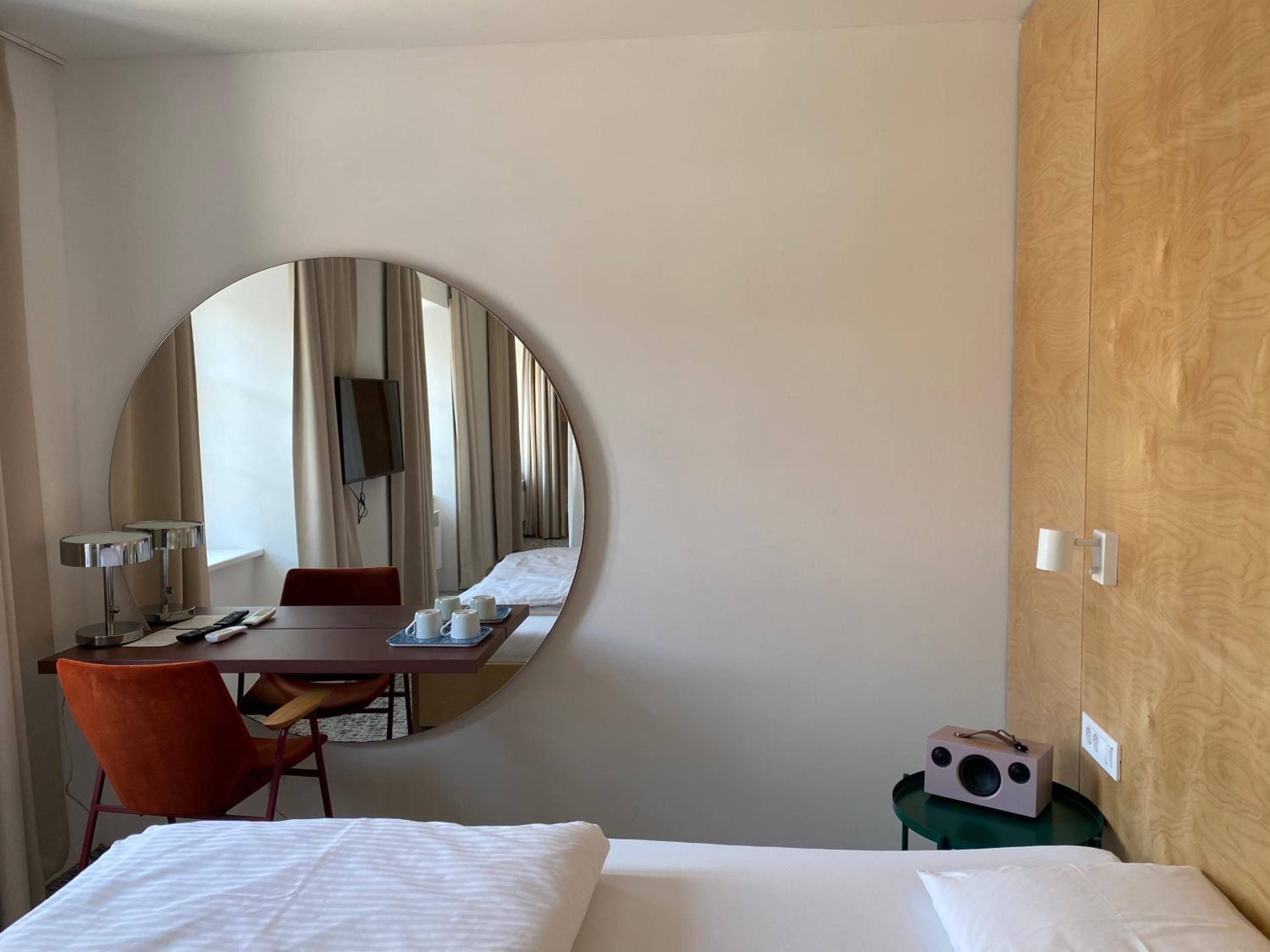 Studio Apartment - Photo 3