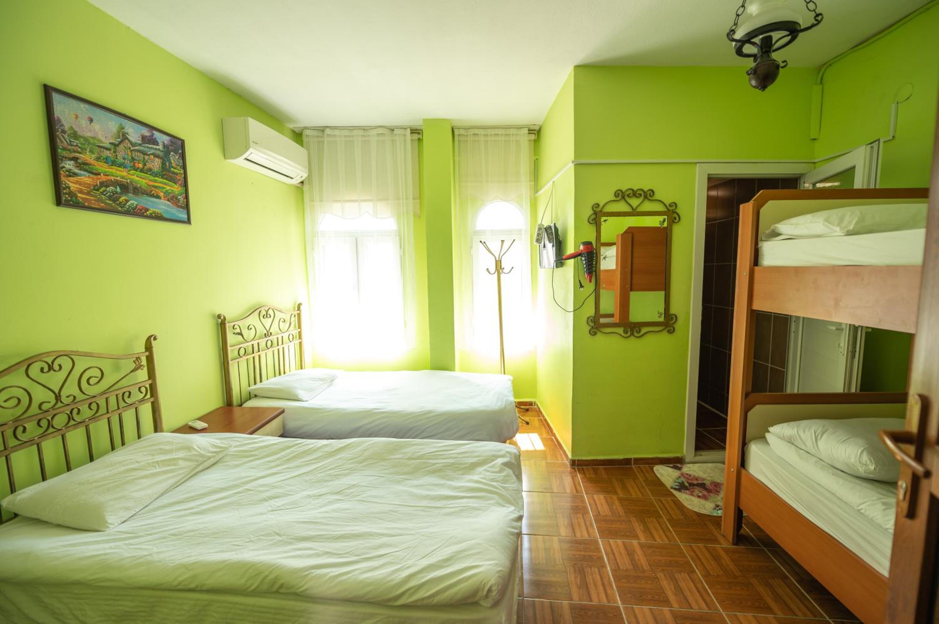 Comfort Quadruple Room - Photo 4