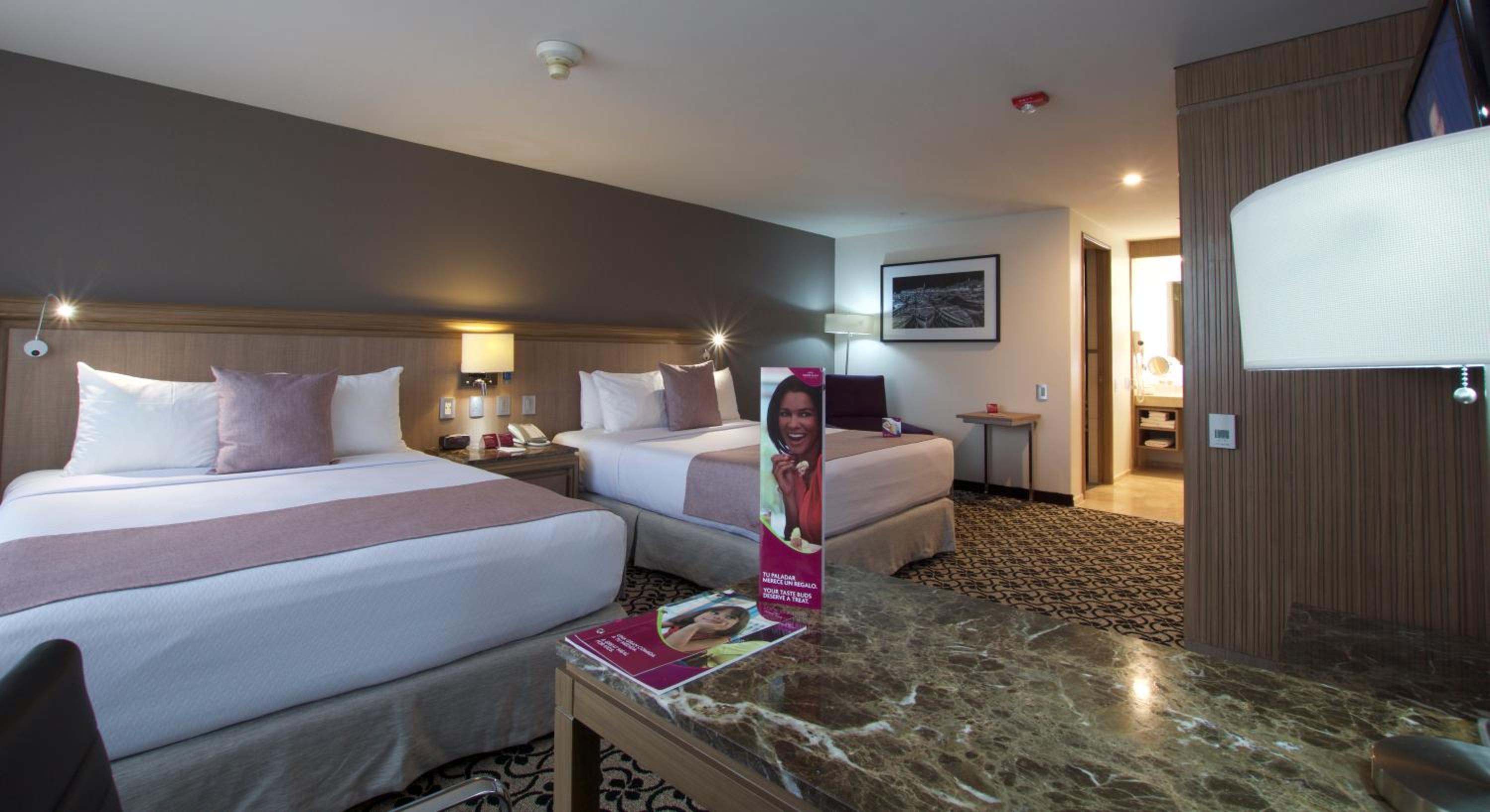 Double Room with Two Double Beds - Disability Access - Photo 7