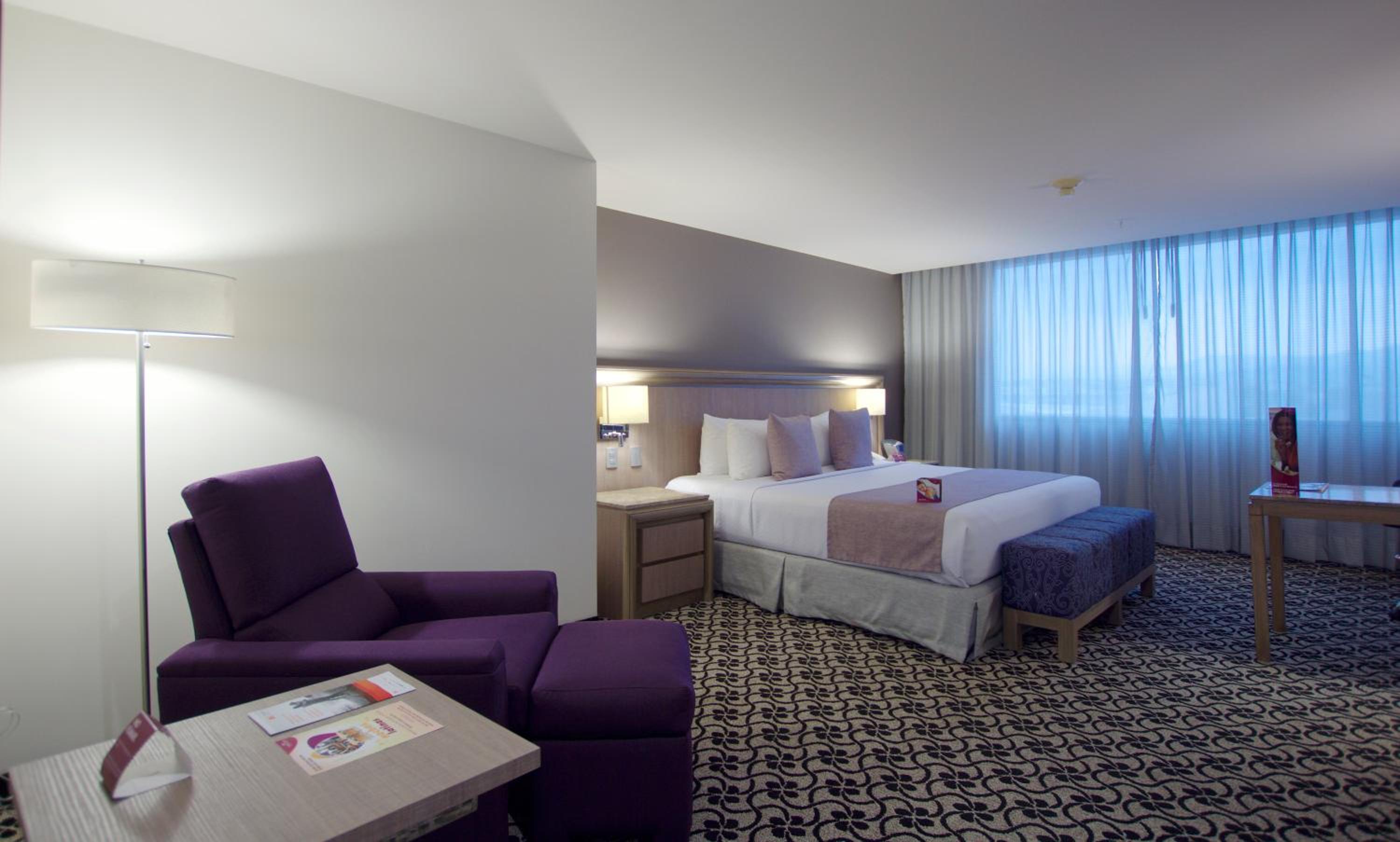 Standard King Room - Photo 2