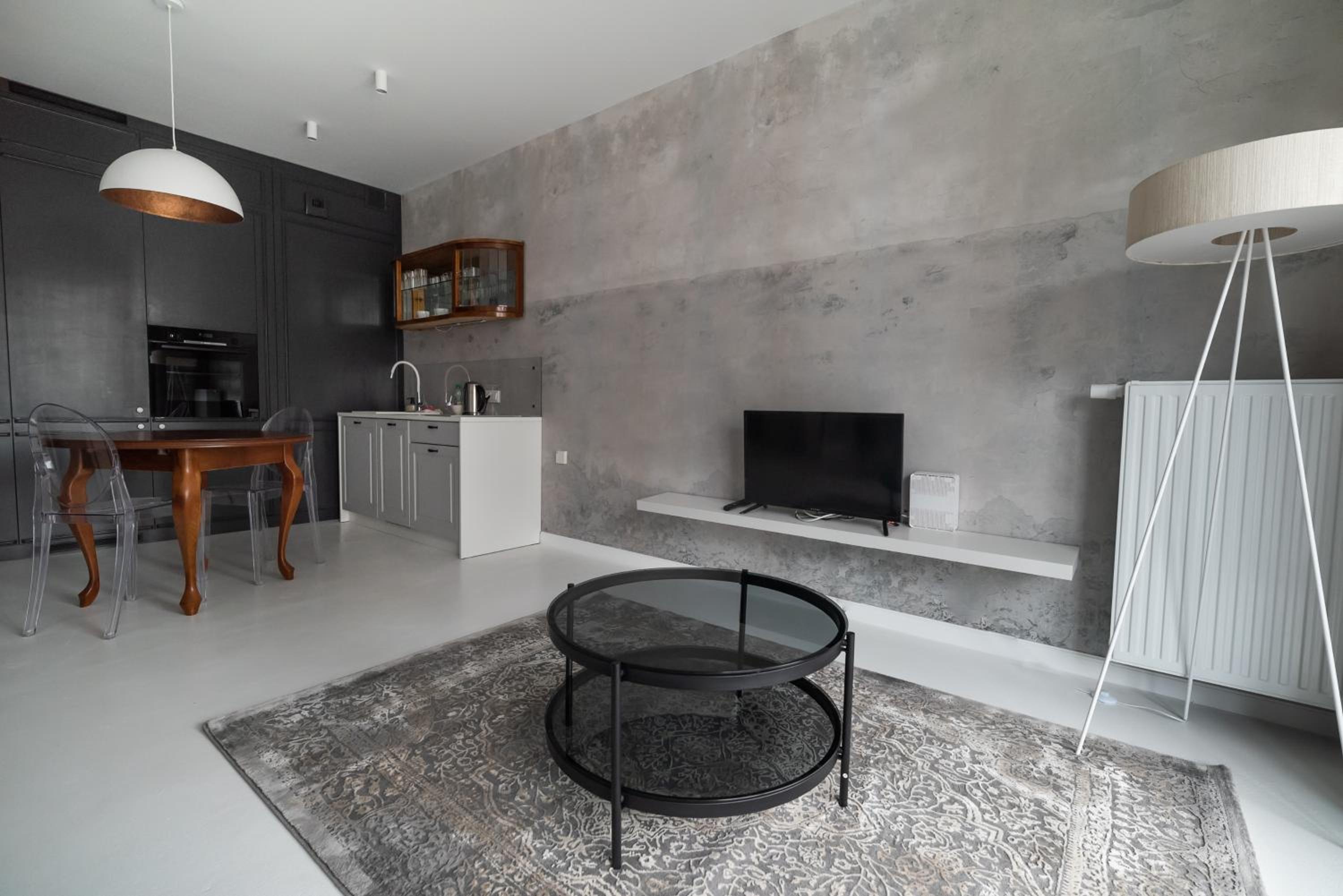 One-Bedroom Apartment - Photo 27