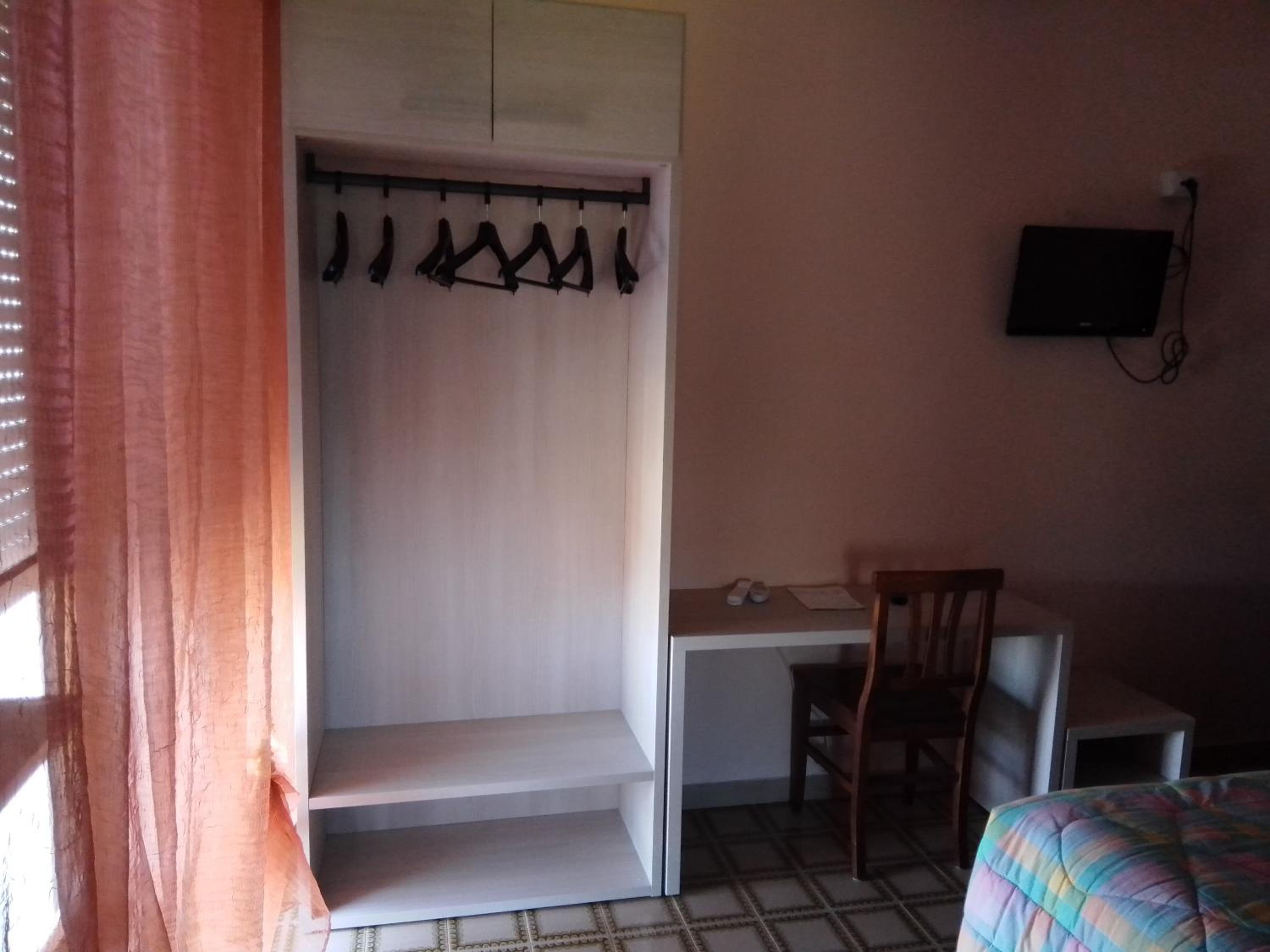 Double Room - Photo 3
