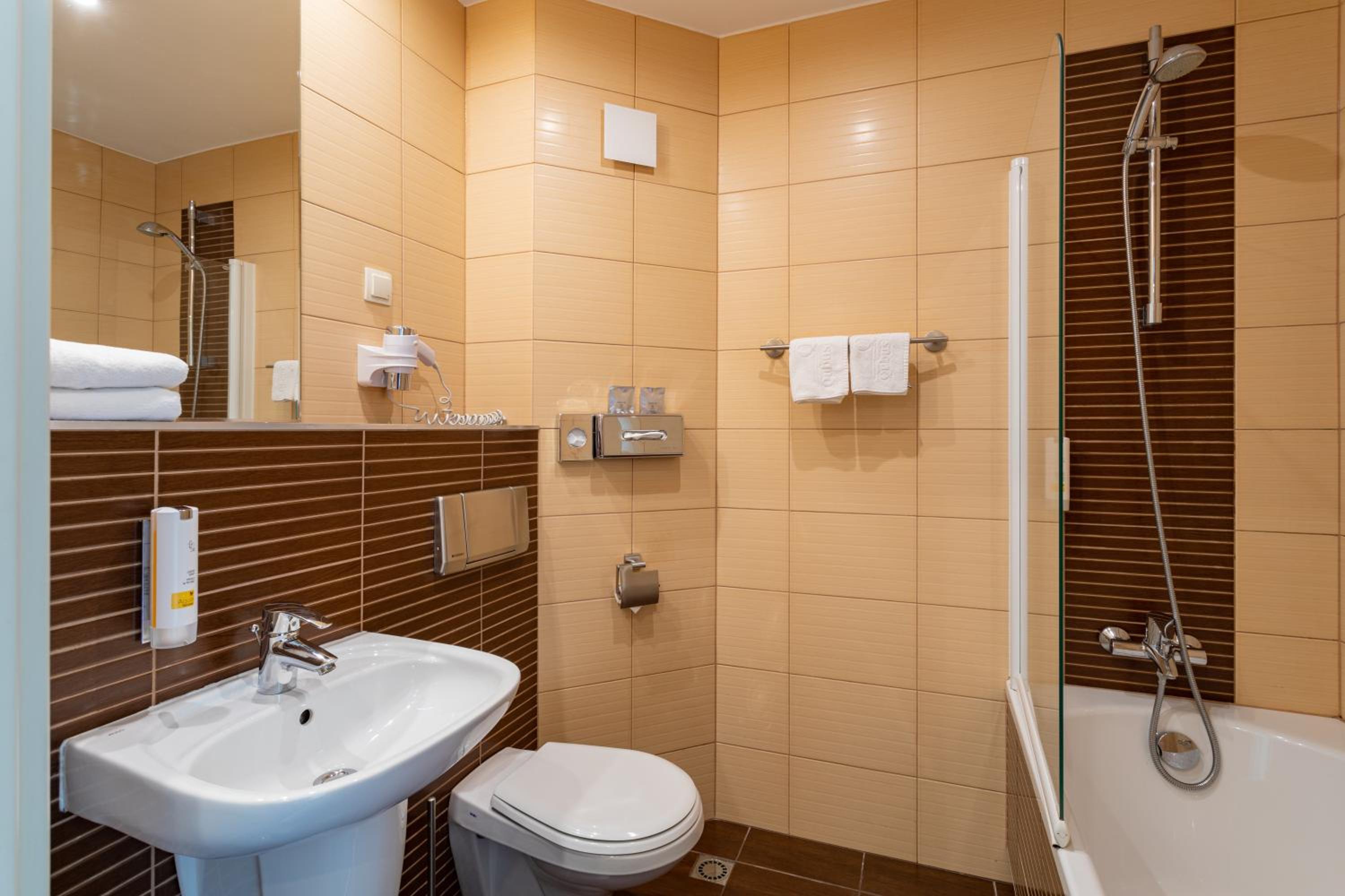Twin Room - Photo 6