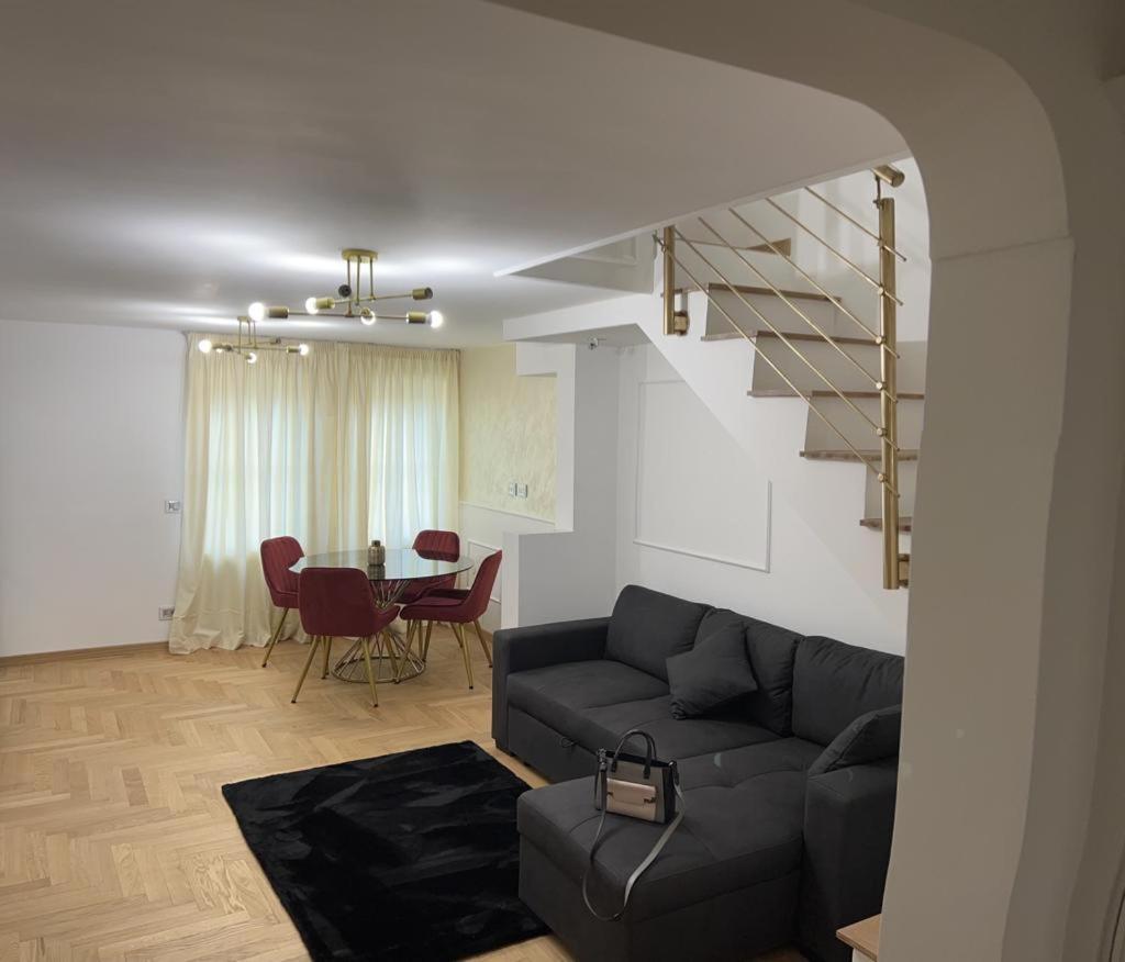 One-Bedroom Apartment photo 3