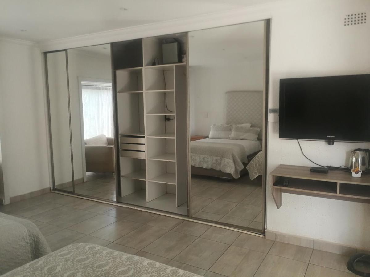 Family Room photo 1