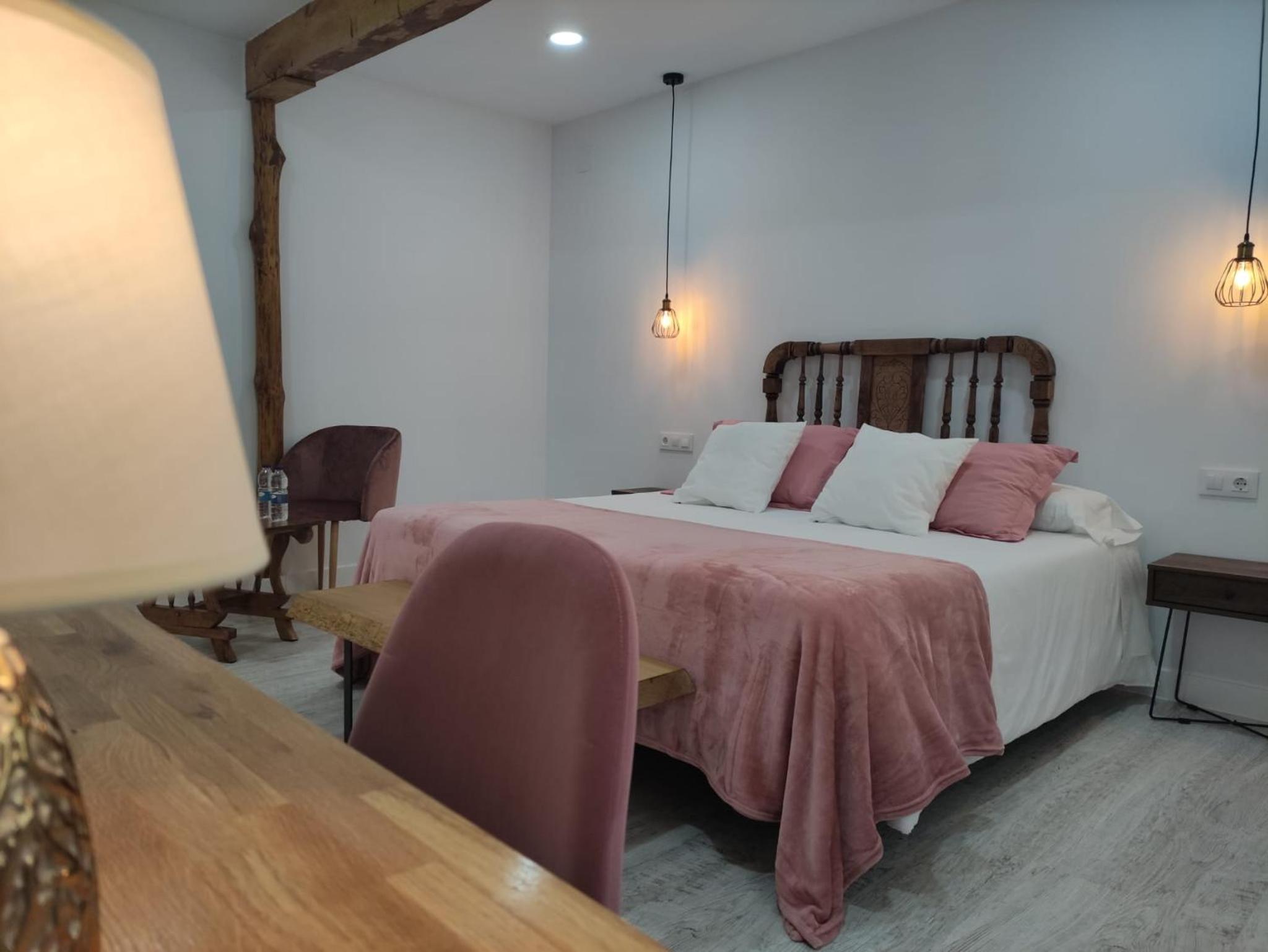 Double Room - Photo 4