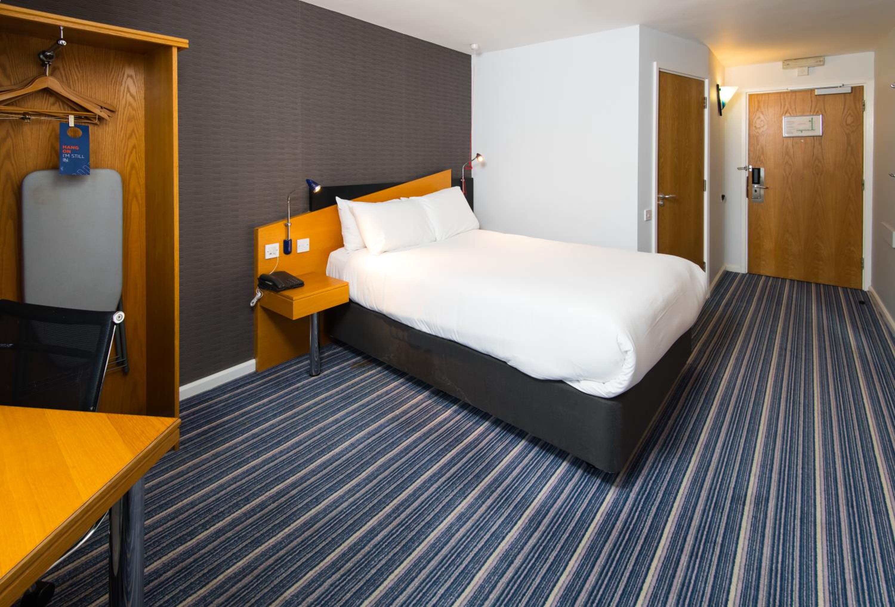 Double Room with Free Hot Breakfast - Accessible - Photo 4
