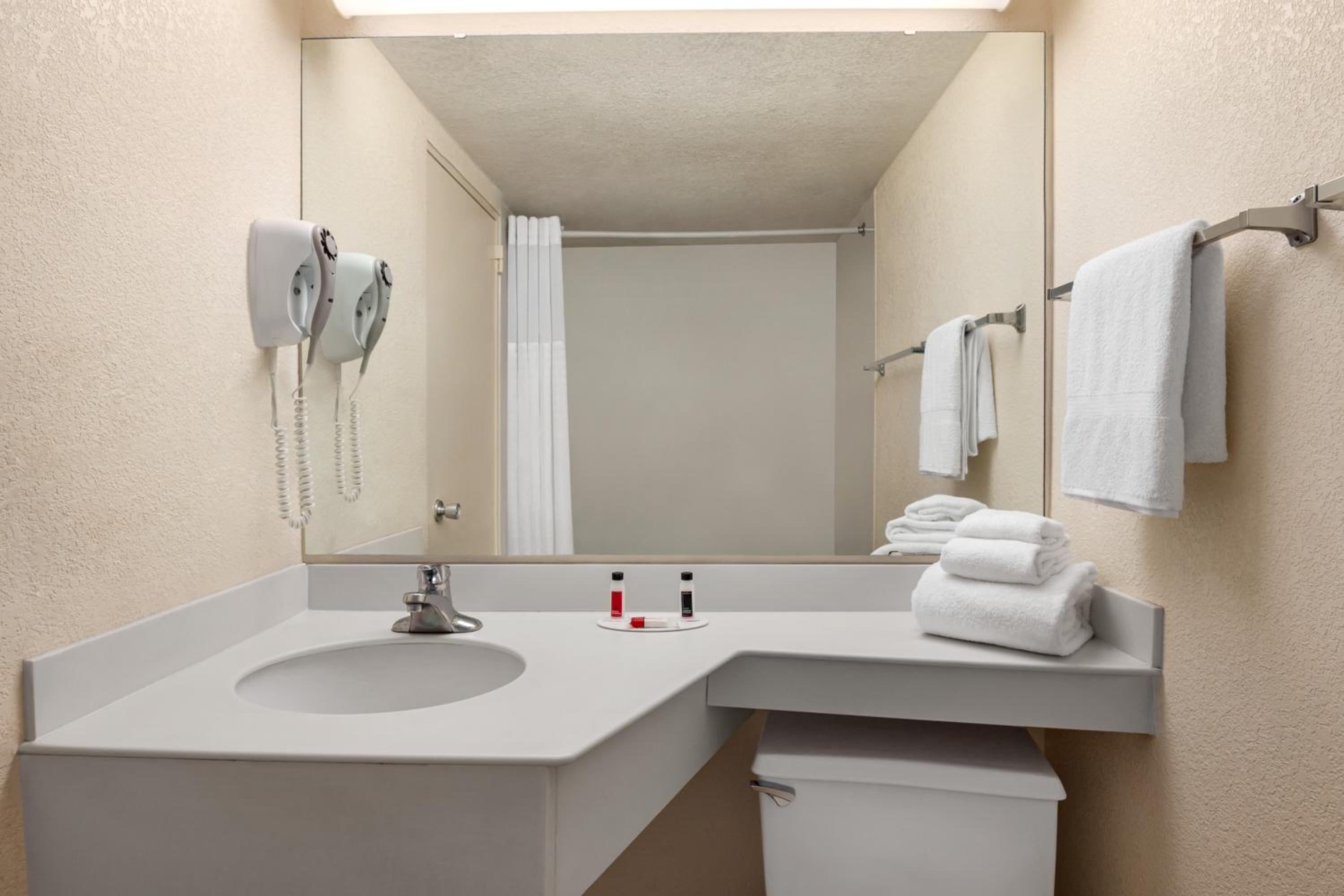 Superior King Room - Non-Smoking - Photo 4