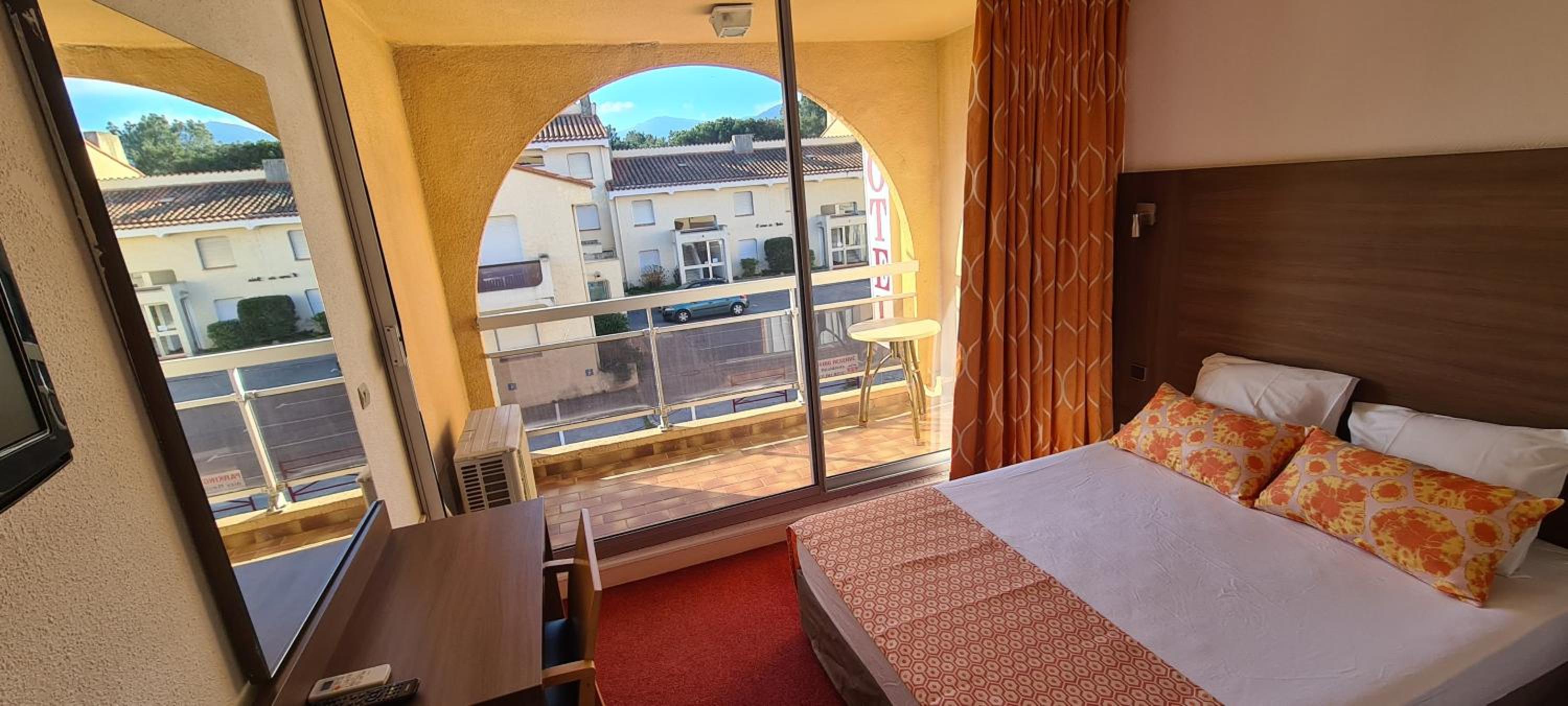 Standard Double Room with Terrace - Photo 8