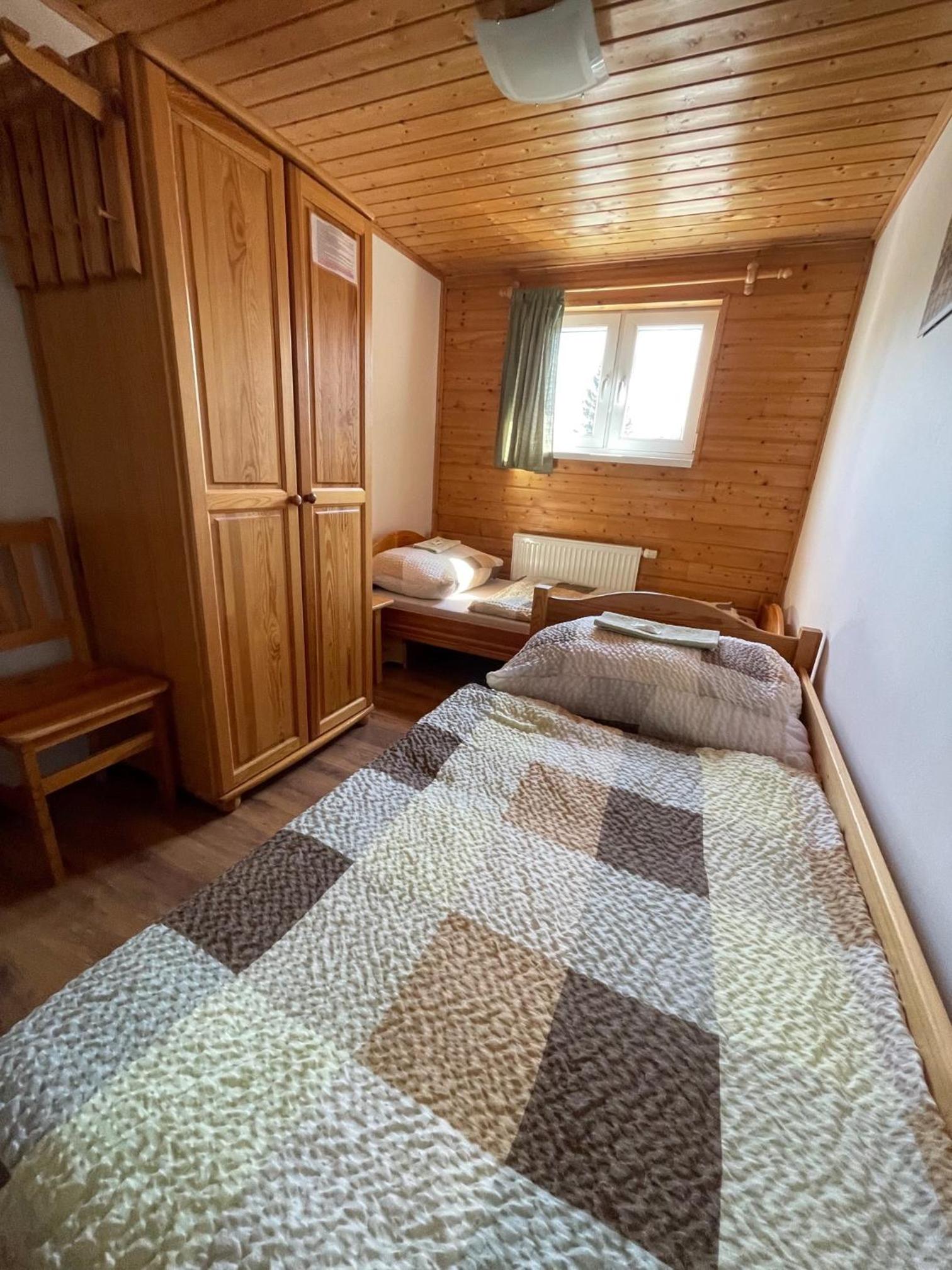 Twin Room with Shared Toilet