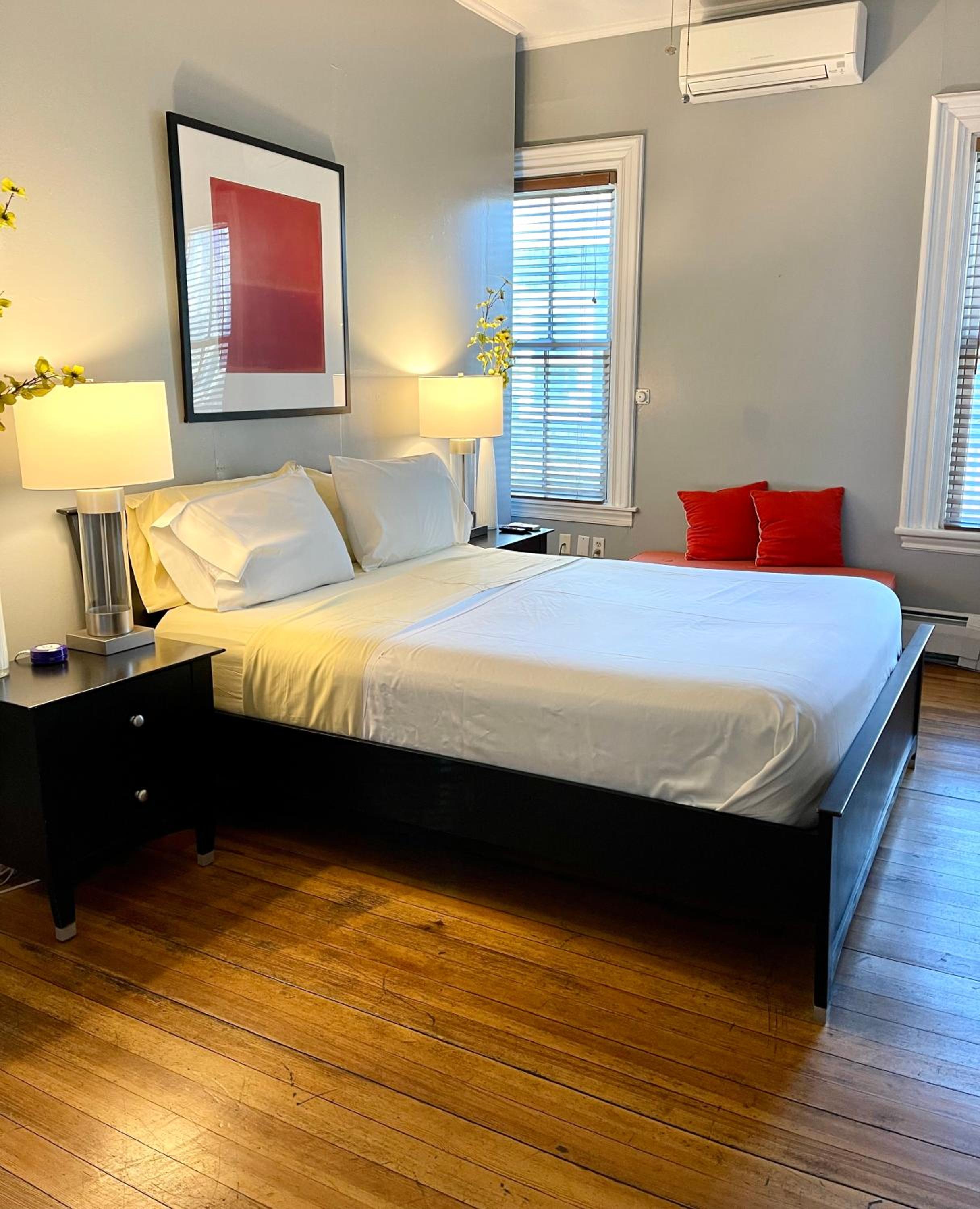 Standard King Room photo 2