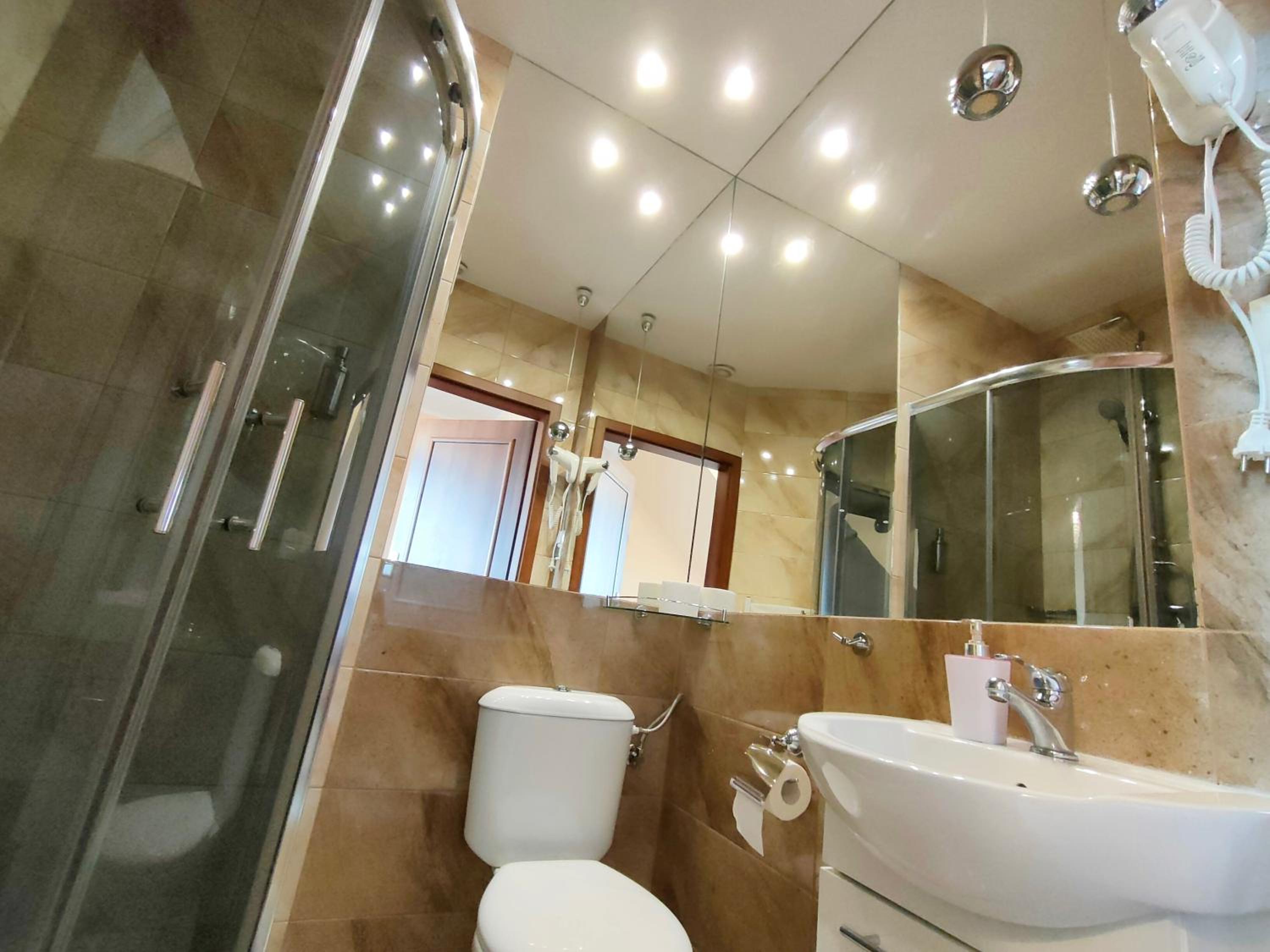Large Double Room photo 2